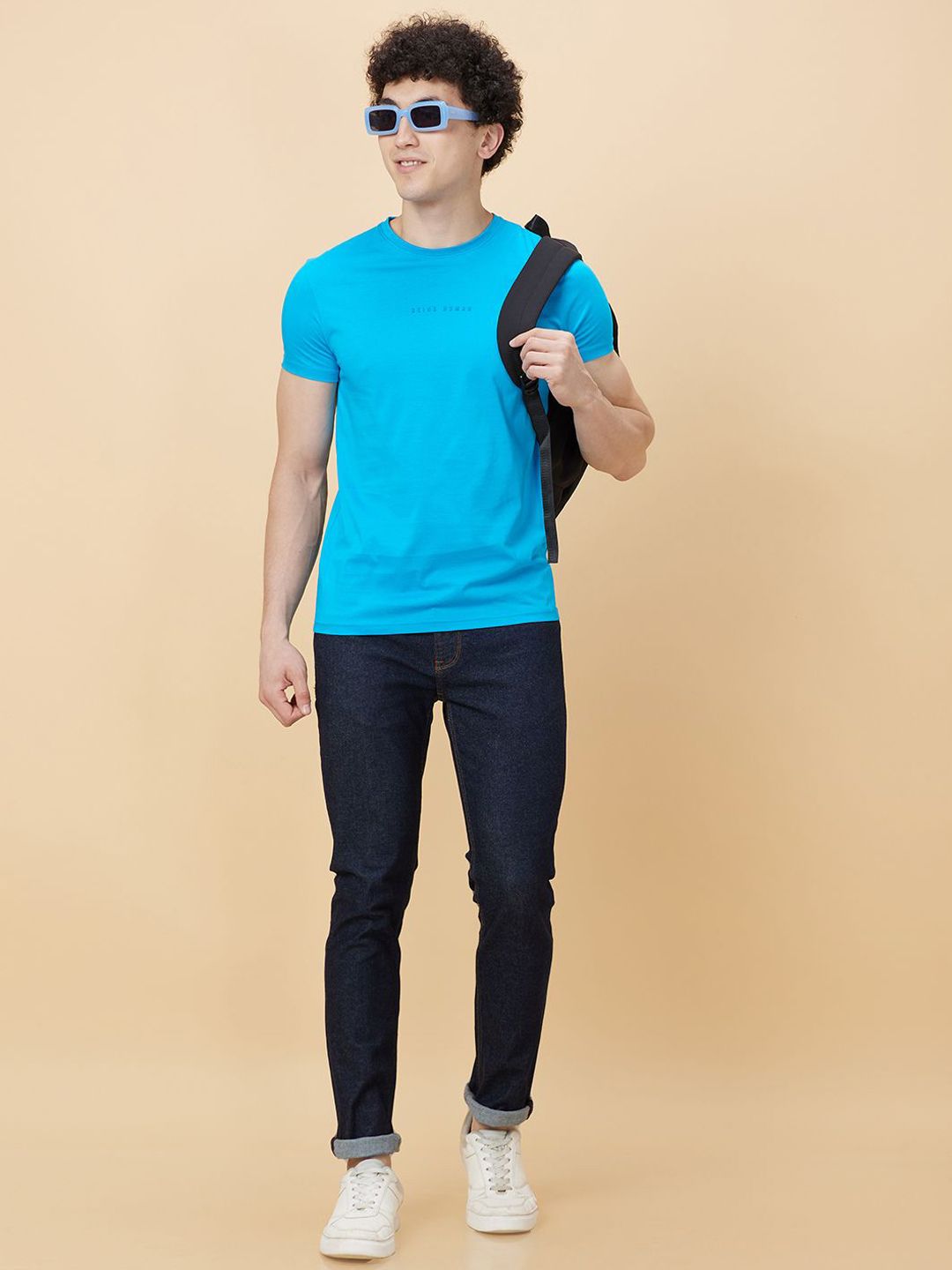Menjadi lelaki manusia kurus jeans yang kurus