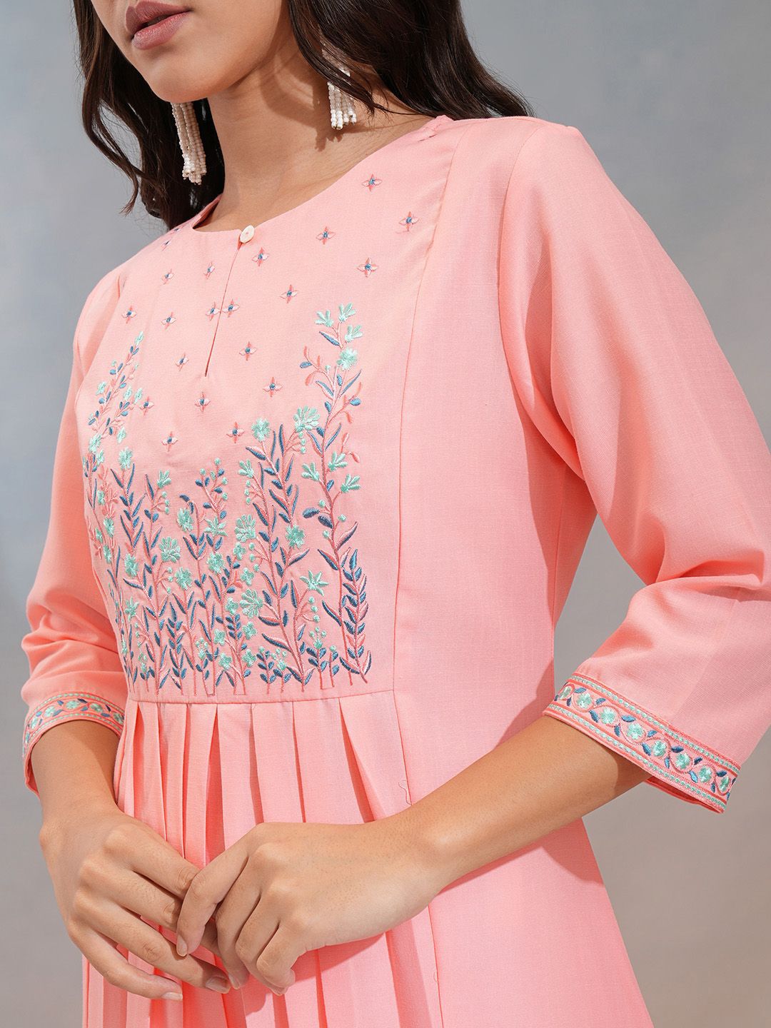 Vishudh Floral Commider Keyhole Neck A Line Kurta