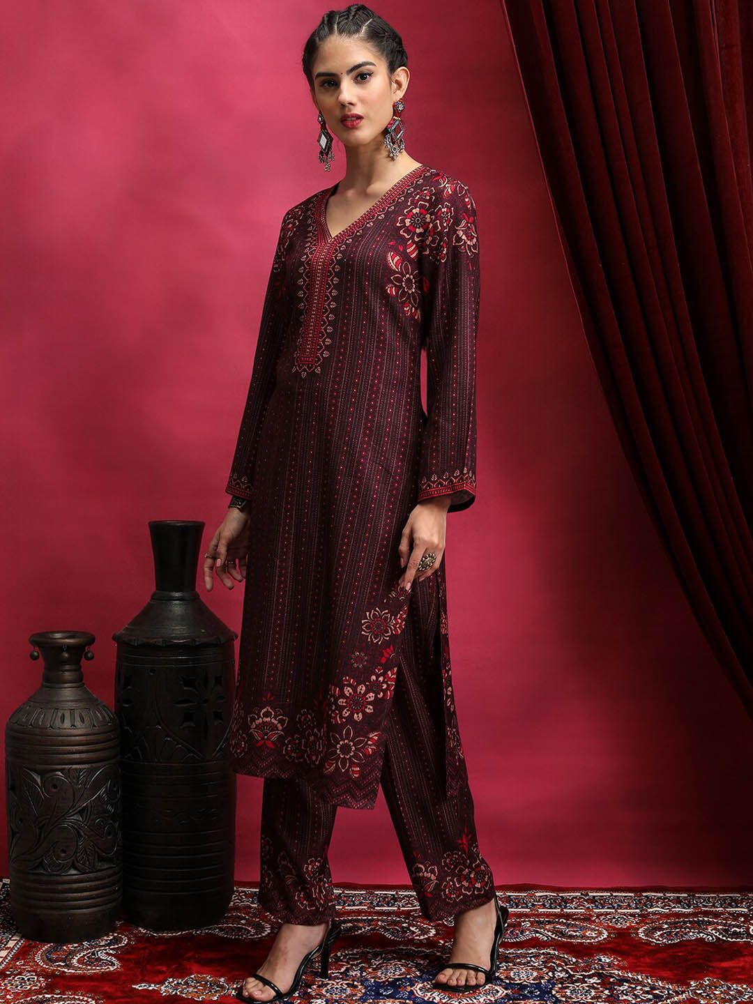 Vishudh Floral Printed Regular V-Neck Straight Kurta With Elasticated Trouser