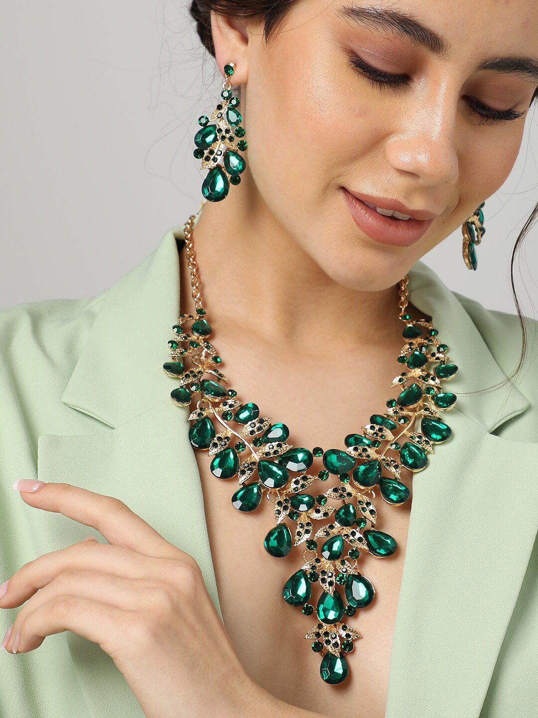 SoHi Women Gold Plated Designer Green Stone and Antings