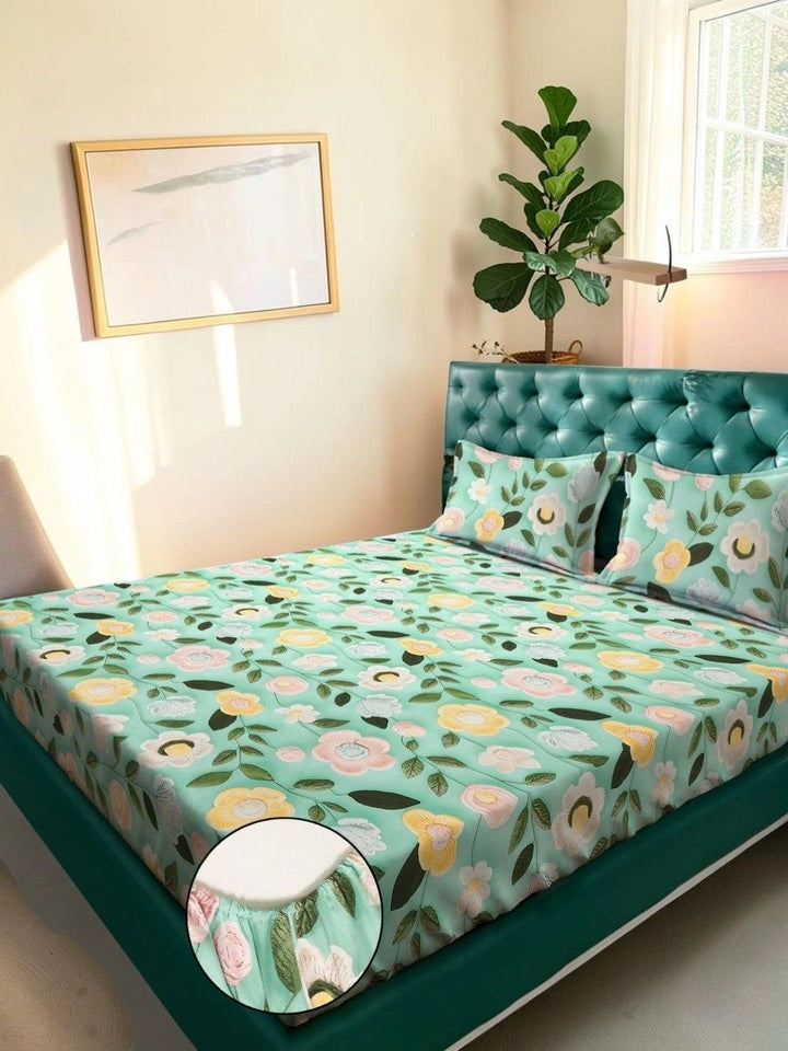 Moda Rapido X KLOTTHE Green & Pink Floral 300 TC King Bedsheet with 2 Pillow Covers