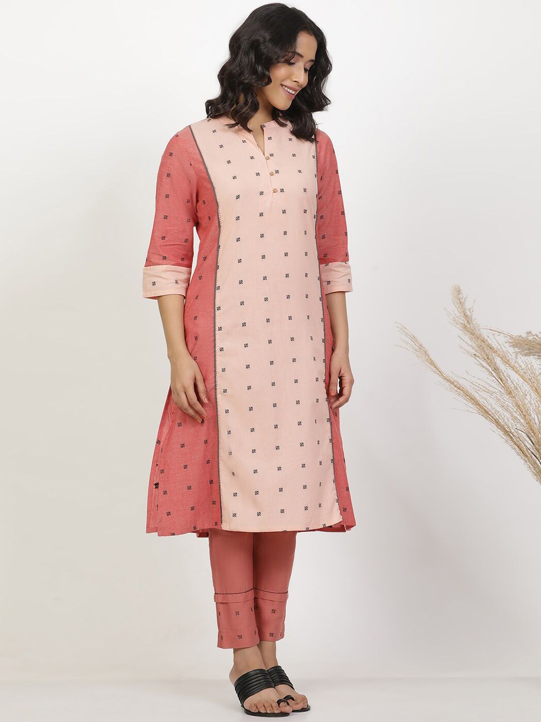 W Ethnic Motifs Embroidered Regular Thread Work Kurta with Trousers