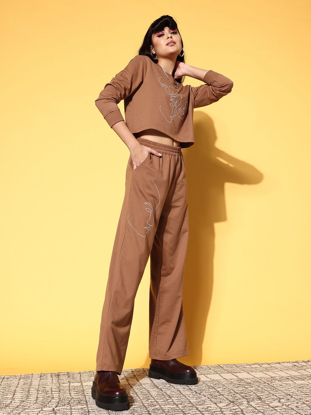 SASSAFRAS Women Chic Brown Printed Sweatshirt with Solid Trousers