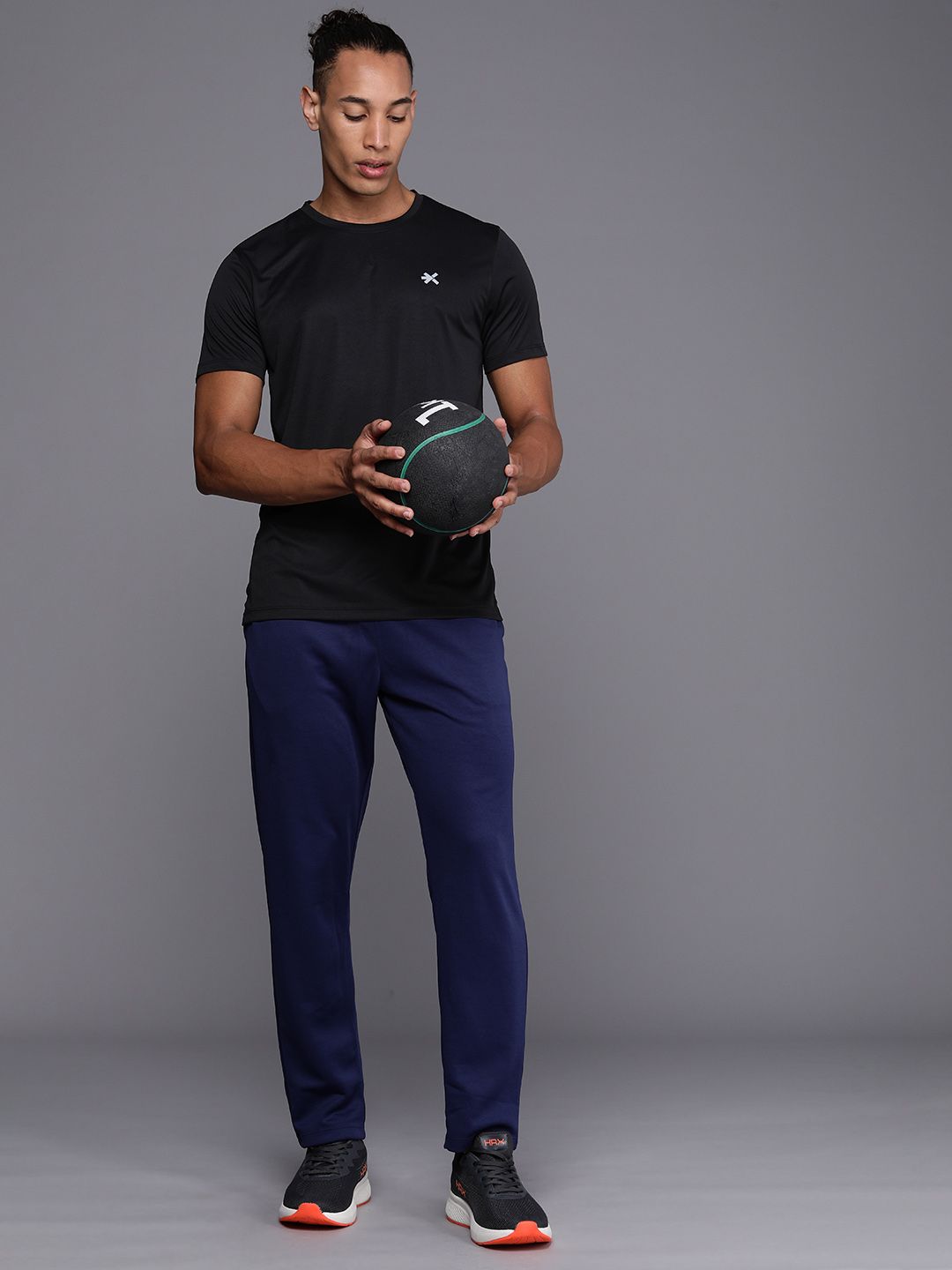 HRX oleh Hrithik Roshan Men Alfanumeric Cetak T-Shirt Latihan Rapid-kering