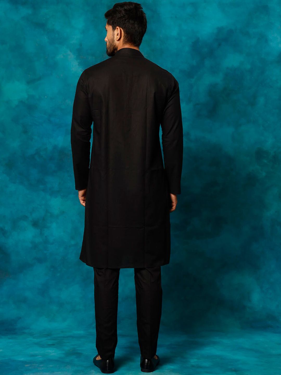 VASTRAMAY Mandarin Collar Straight Kurta With Pyjamas