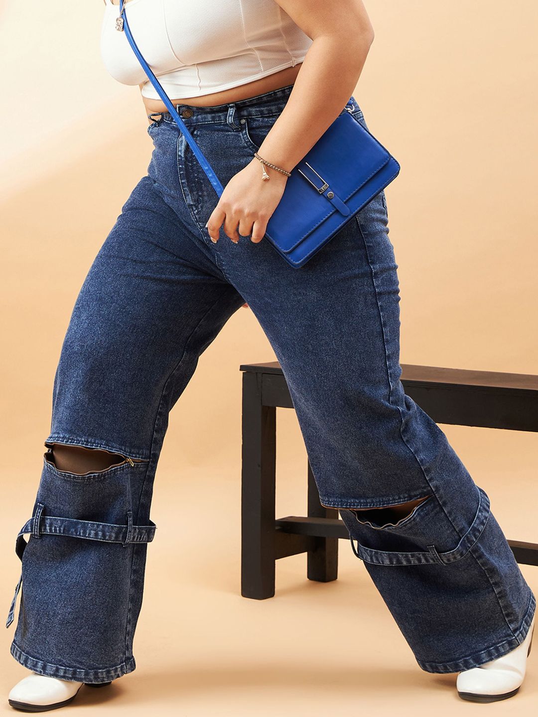 SASSAFRAS Curve Women Plus Size Comfort High-Rise Light Fade Stretchable Jeans