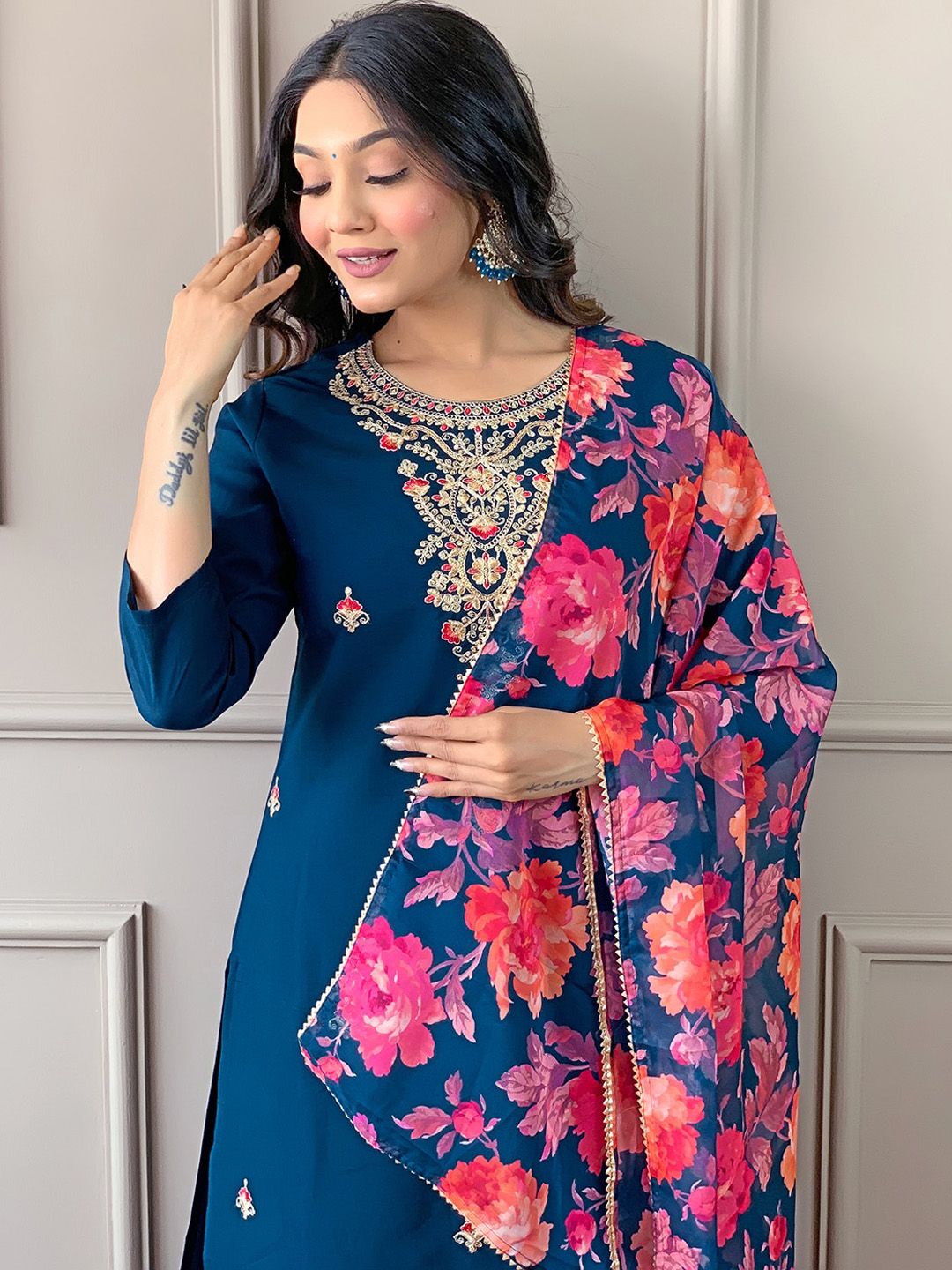KALINI Floral Embroidered Regular Thread Work Straight Kurta With Trousers & Dupatta