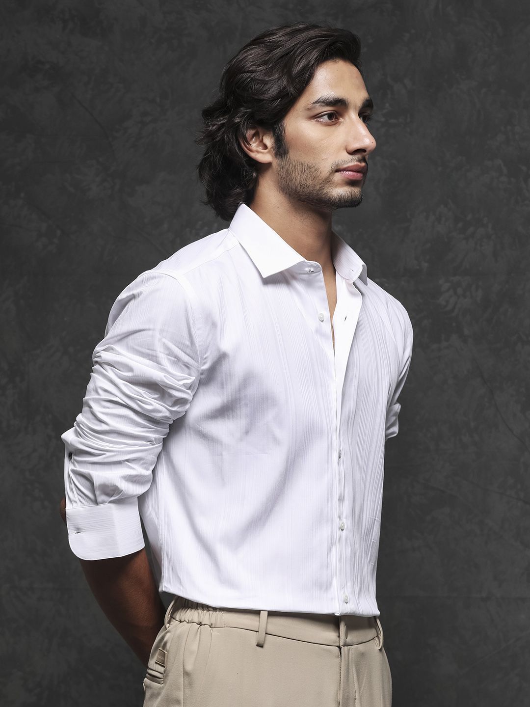 RARE RABBIT Men Cesco Striped Spread Collar Slim Fit Shirt