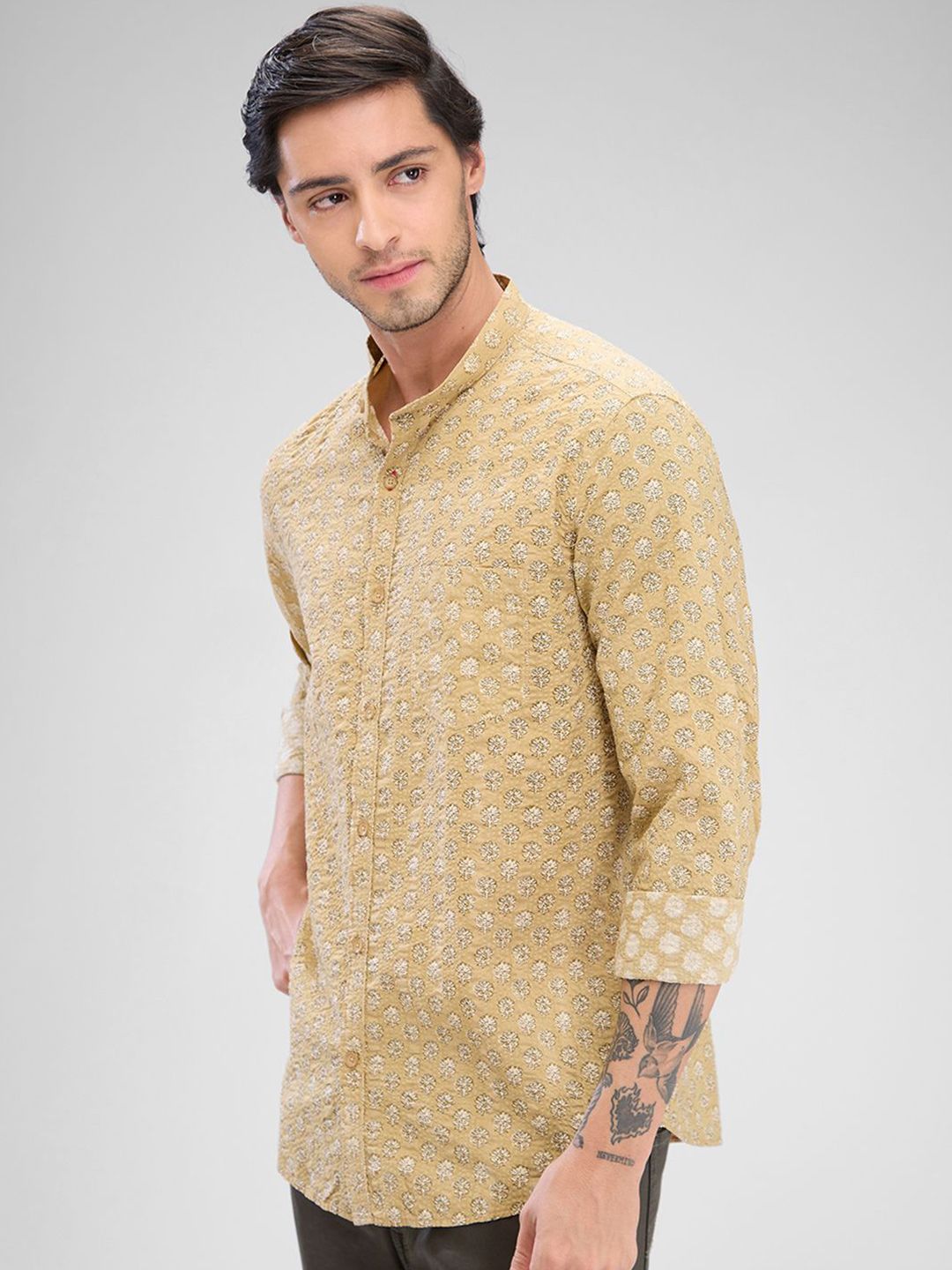 SPYKAR Men Slim Fit Floral Printed Opaque Mandarin Collar Casual Shirt