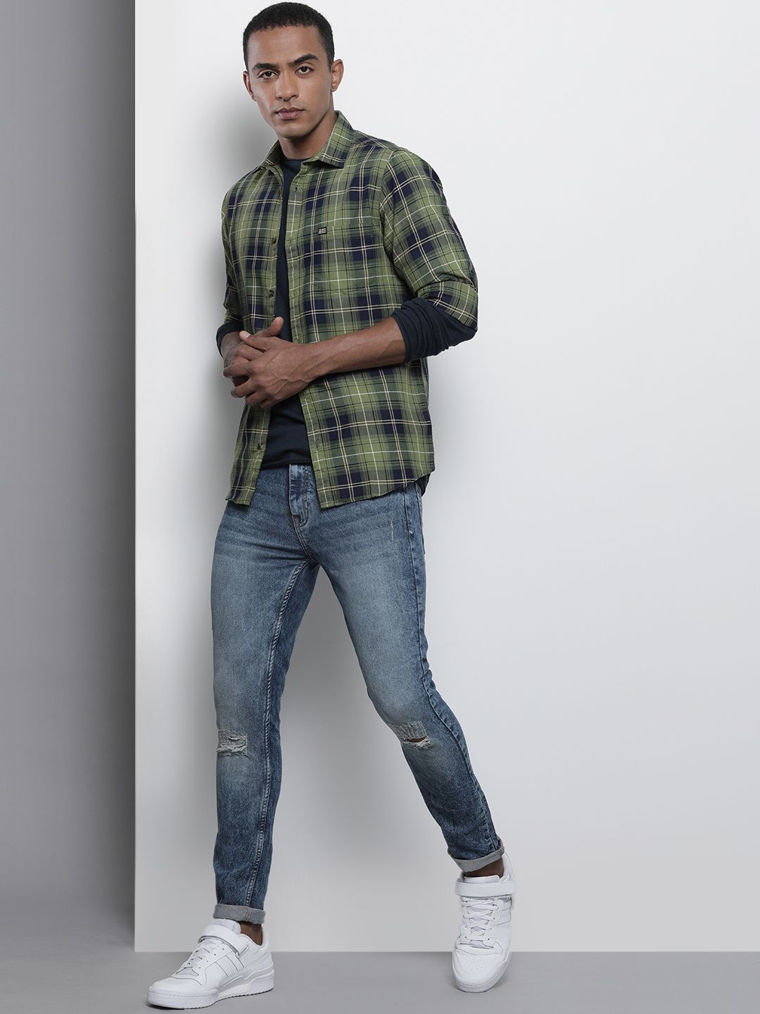The Indian Garage Co Men Navy Blue Checked Casual Shirt