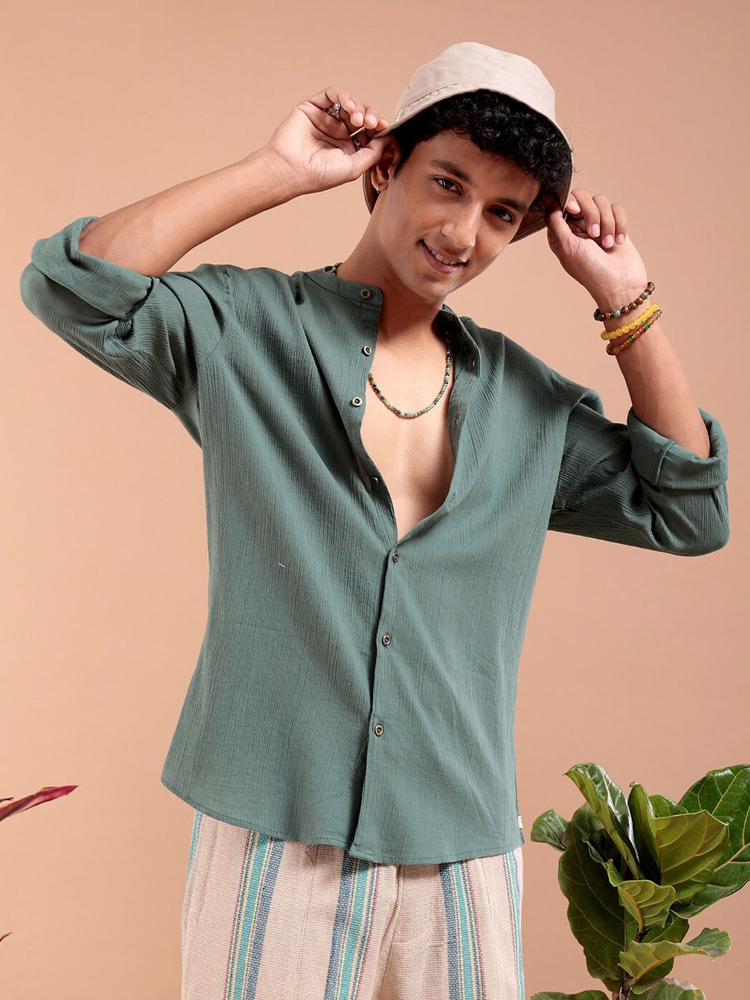 The Indian Garage Co Men Slim Fit Textured Mandarin Collar Resortwear Shirt