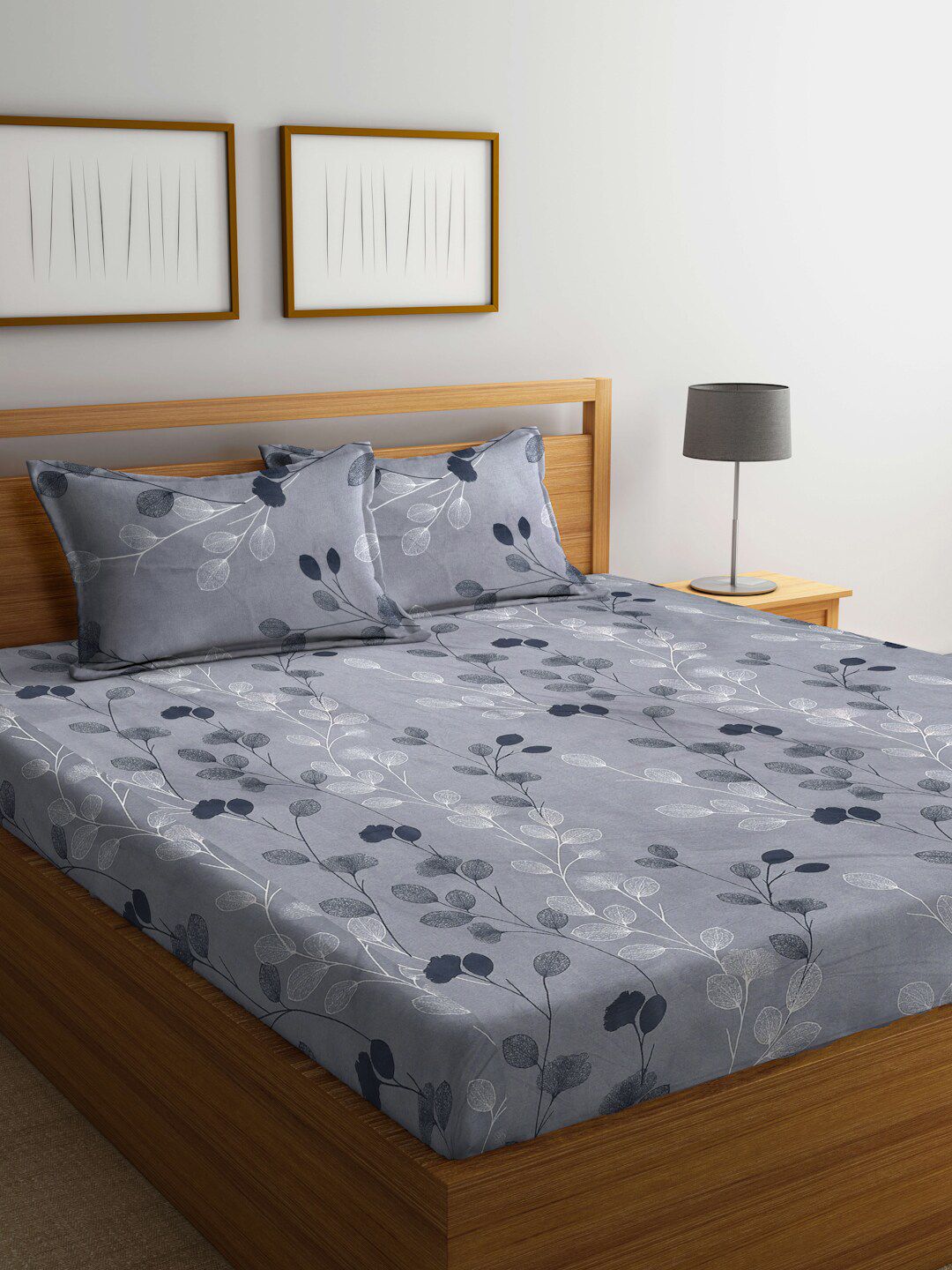 KLOTTHE Grey Floral 300 TC Super King Bedsheet with 2 Pillow Covers