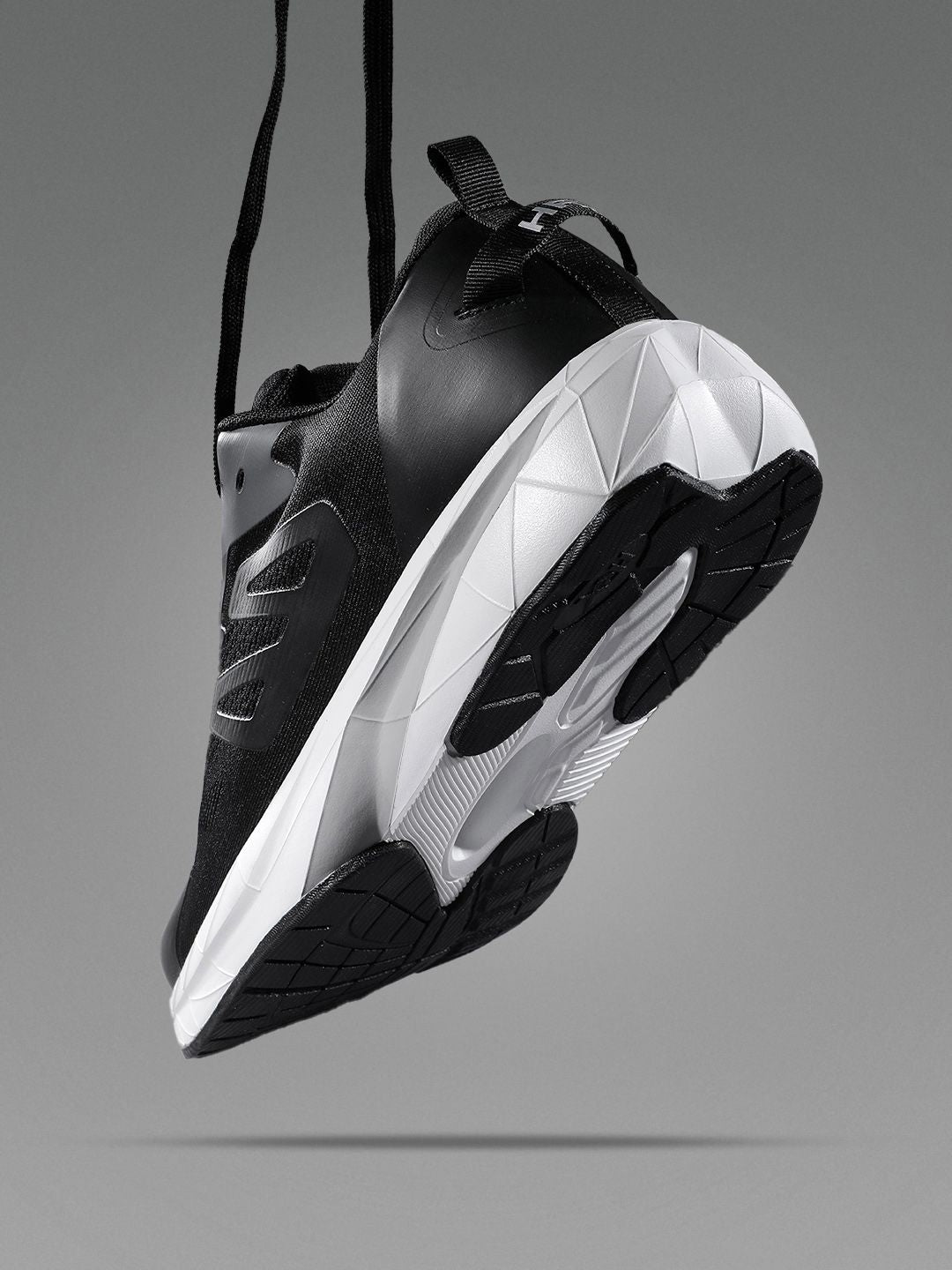 HRX by Hrithik Roshan Men CARBONIC Running Shoes