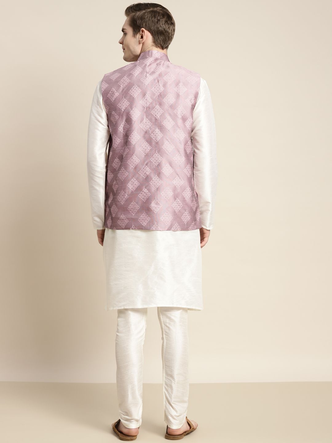 SOJANYA Men Off White Motif Etnik Kurta dengan Churidar
