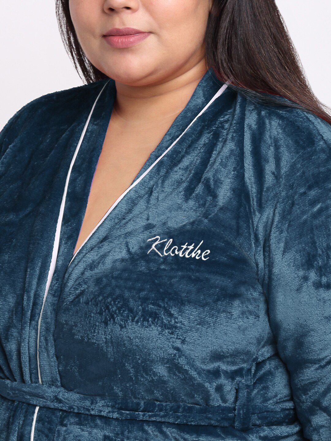 KLOTTHE Plus Size Long Sleeved Wool Bath Robe With Belt