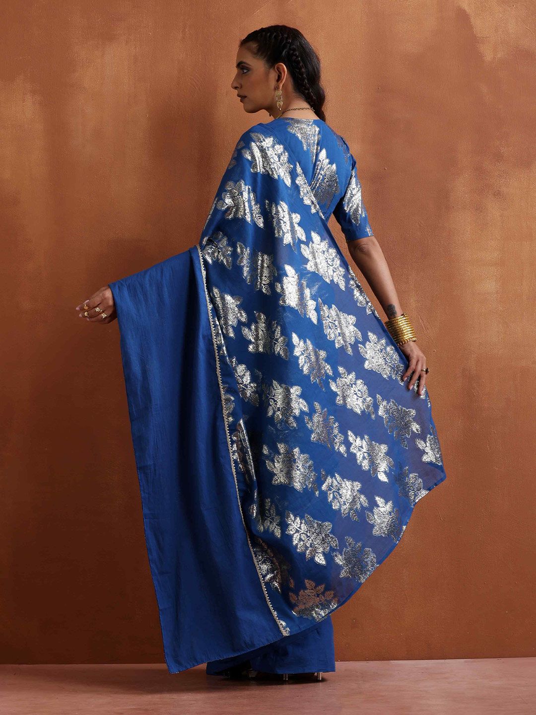 trueBrowns Floral Woven Design Zari Saree