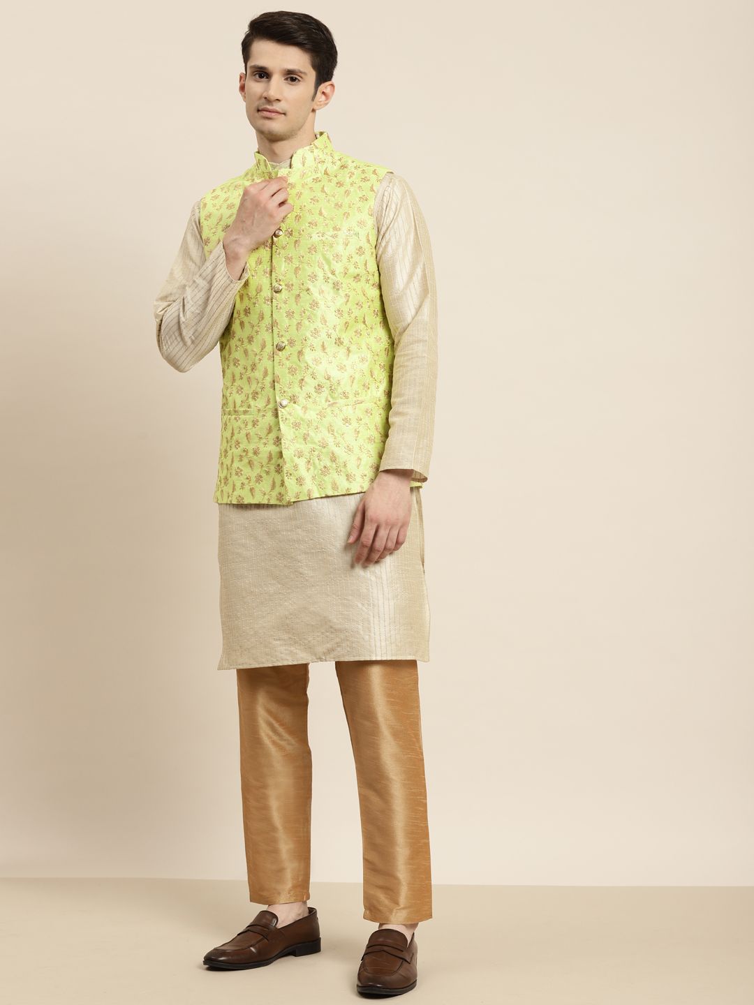 SOJANYA Kurta Belang Beige Lelaki dengan Piyama & Jaket Nehru