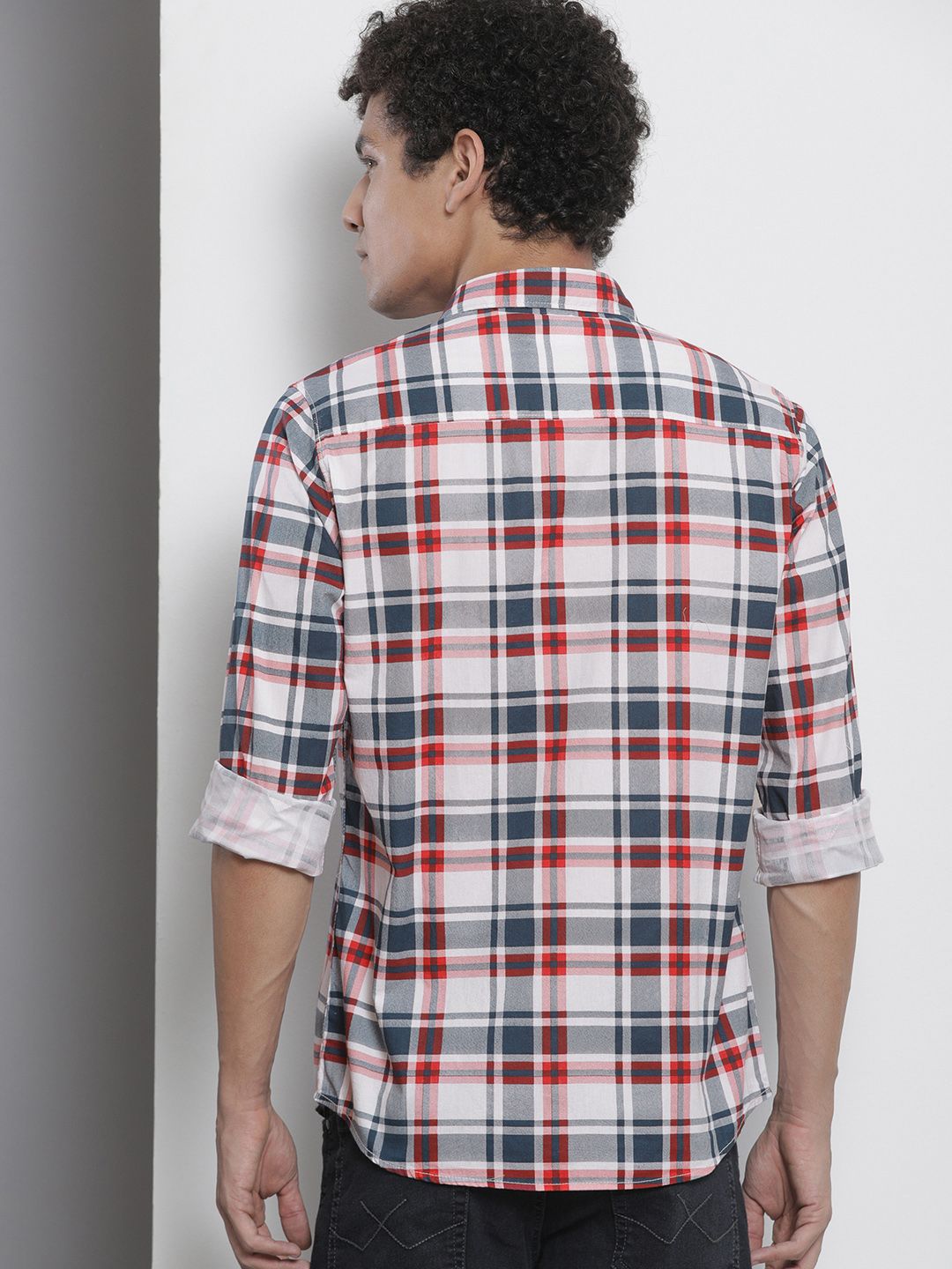 The Indian Garage Co Men White & Red Checked Pure Cotton Casual Shirt