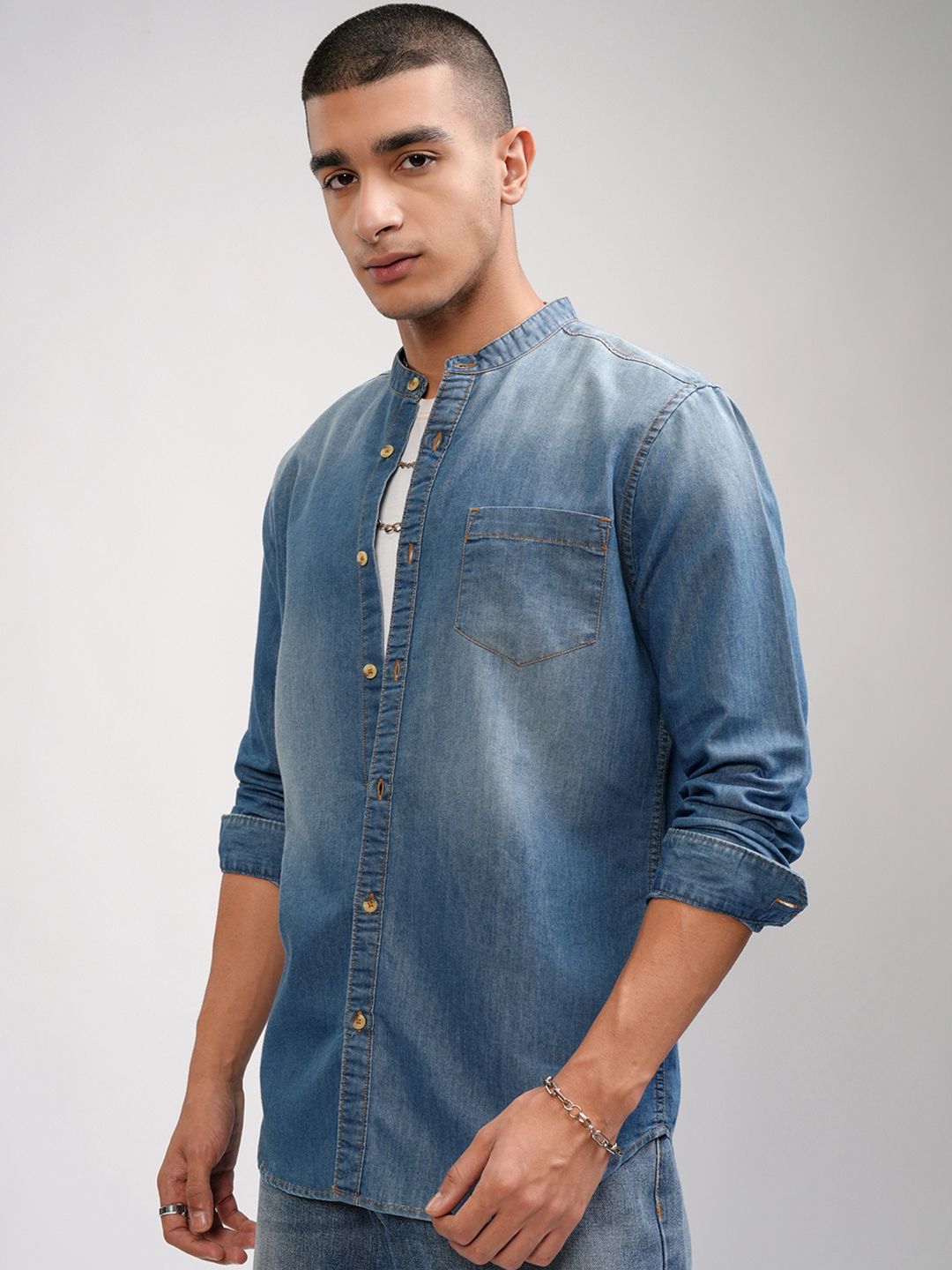HIGHLANDER Men Blue Slim Fit Casual Shirt