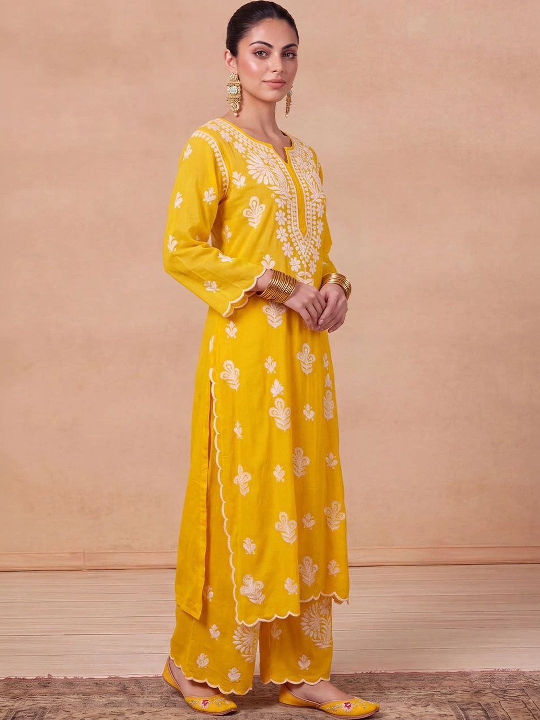 Rumah Wanita Chikankari Motif Etnik Bersulam Kurta Chikankari Biasa dengan Palazzos
