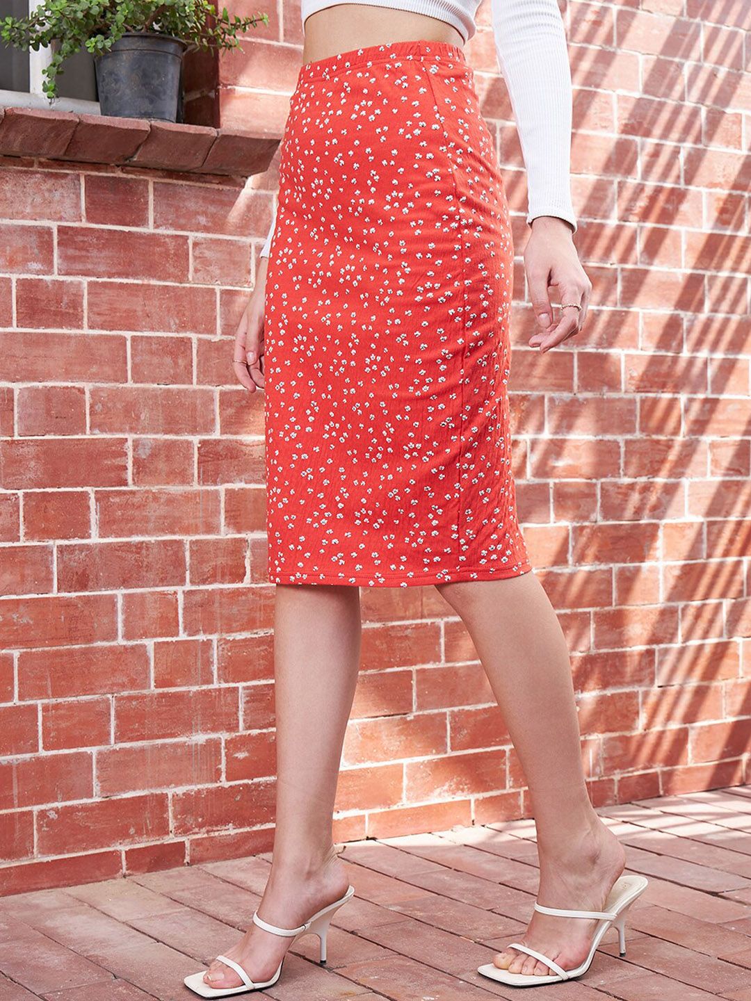 Berrylush Floral Printed Pencil Midi Skirt