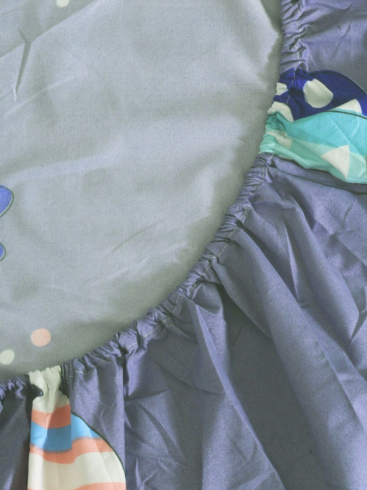 Myntra Elegant Homes Biru Kapas Grafik Boleh Bernafas 300 TC Dilengkapi Cadar King Halus dengan 2 Sarung Bantal-98 x 87 inci