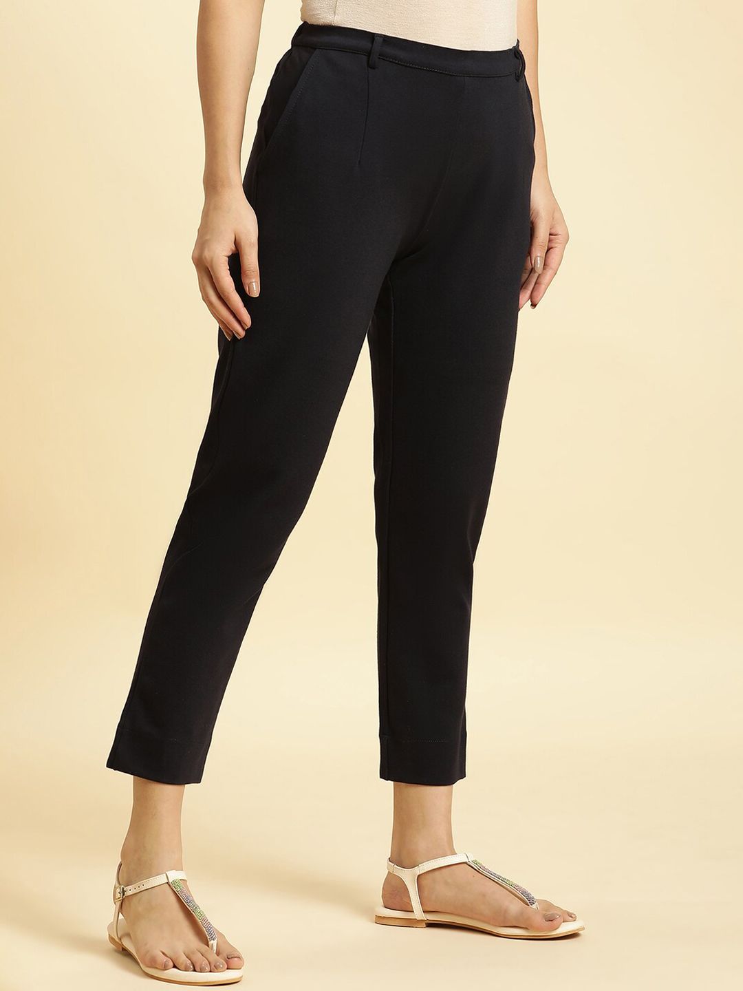W Women Mid-Rise Slim Fit Knitted Pleated Trousers