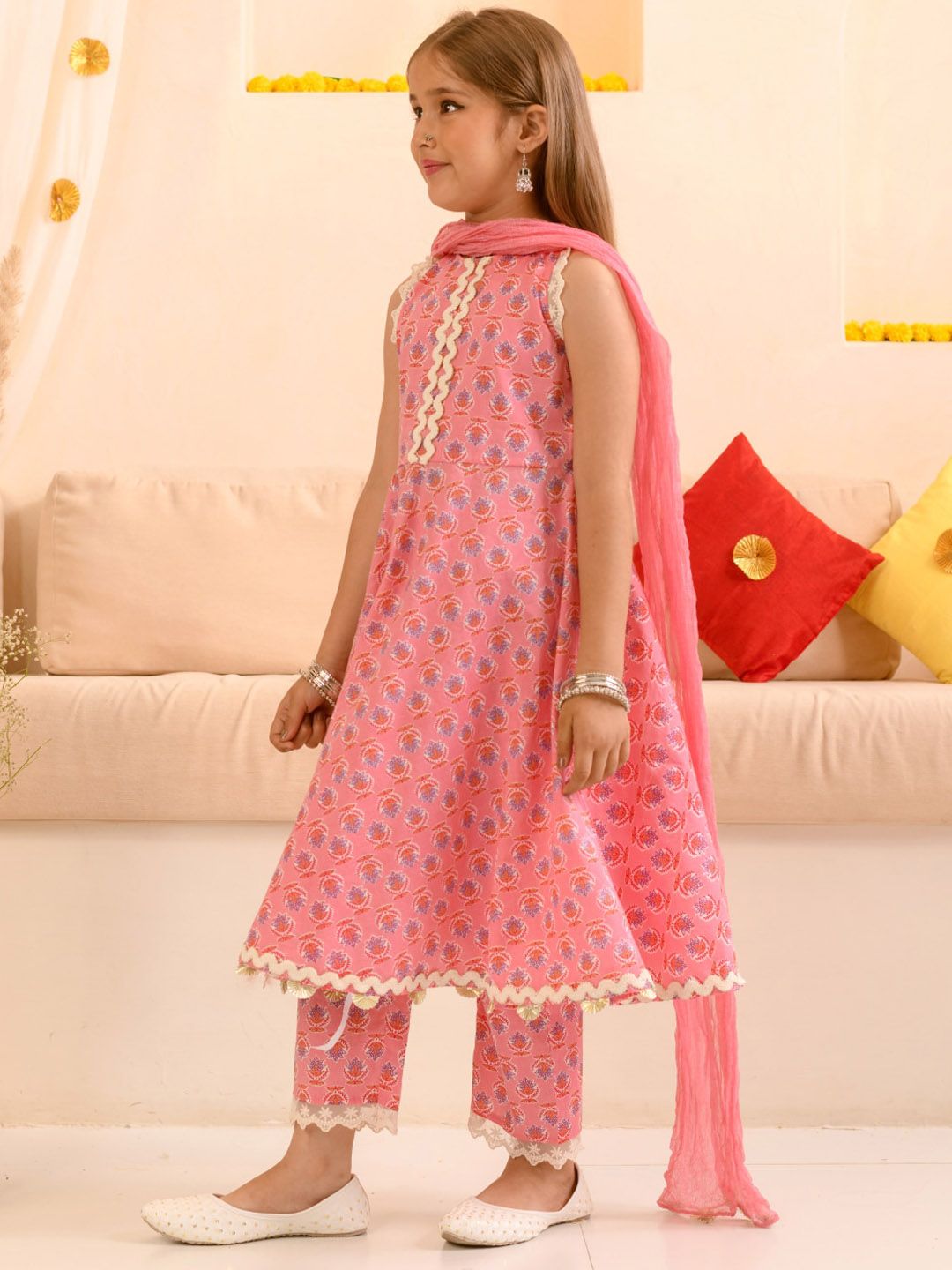 pspeaches Girls Floral Printed Pure Cotton Kurta with Trousers & With Dupatta