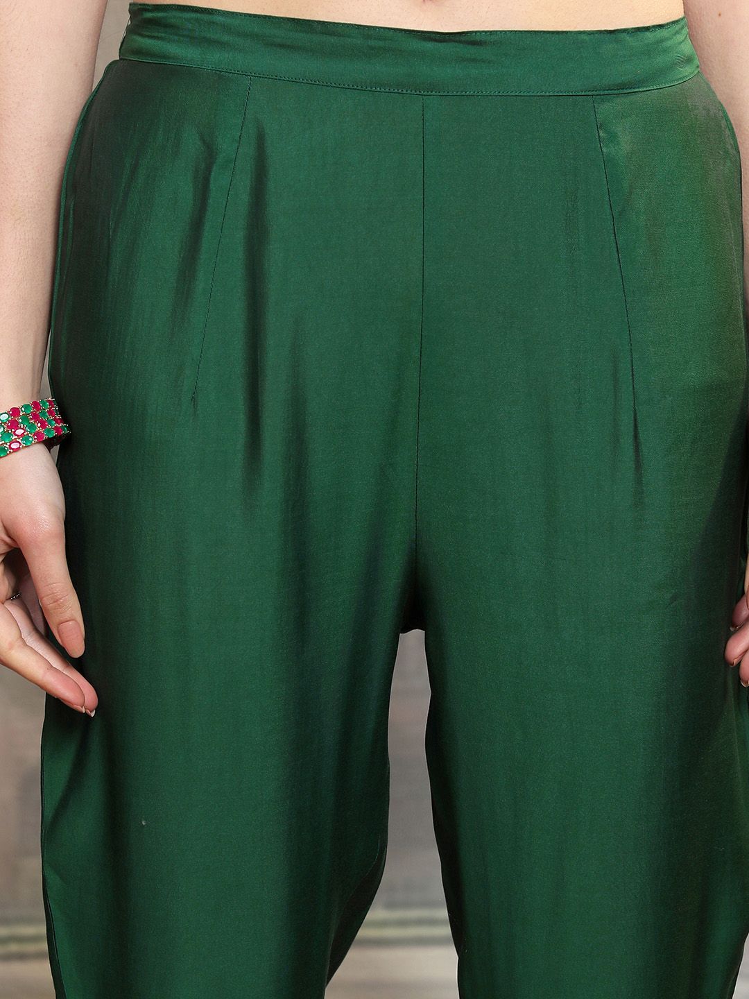 Vishudh Green Floral Embroidered Thread Work Straight Kurta With Trousers & Dupatta