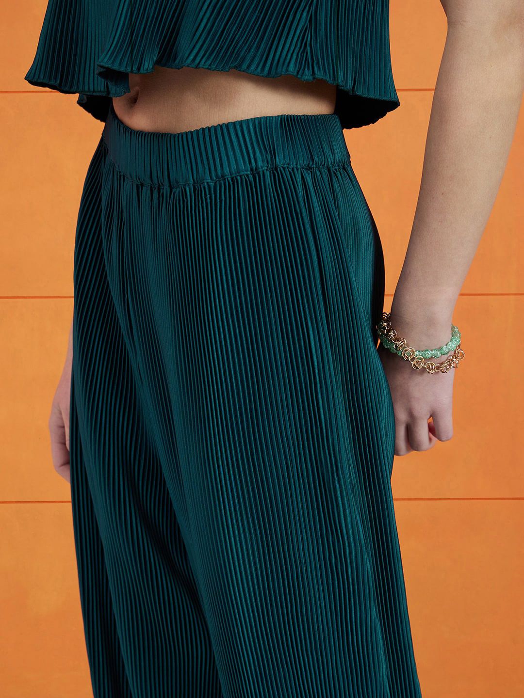 STREET 9 Off Shoulder Crop Top & Mid-Rise Seluar