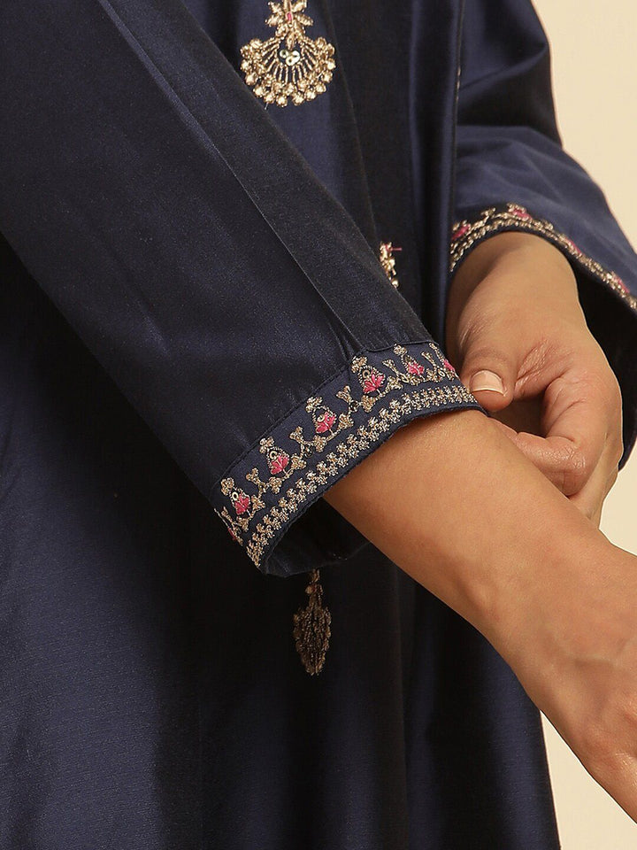 W Ethnic Motifs Embroidered Regular Sleeves Sequins Kurta