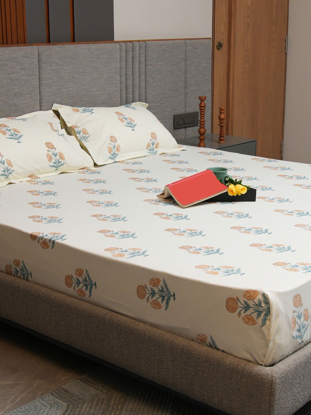 URBAN SPACE Yellow & Blue Printed 200 TC Cotton Single Bedsheet with 1 Pillow Cover