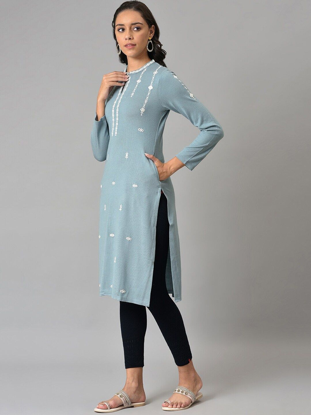 W Women Blue Embroidered Keyhole Neck Regular Sleeves Kurta