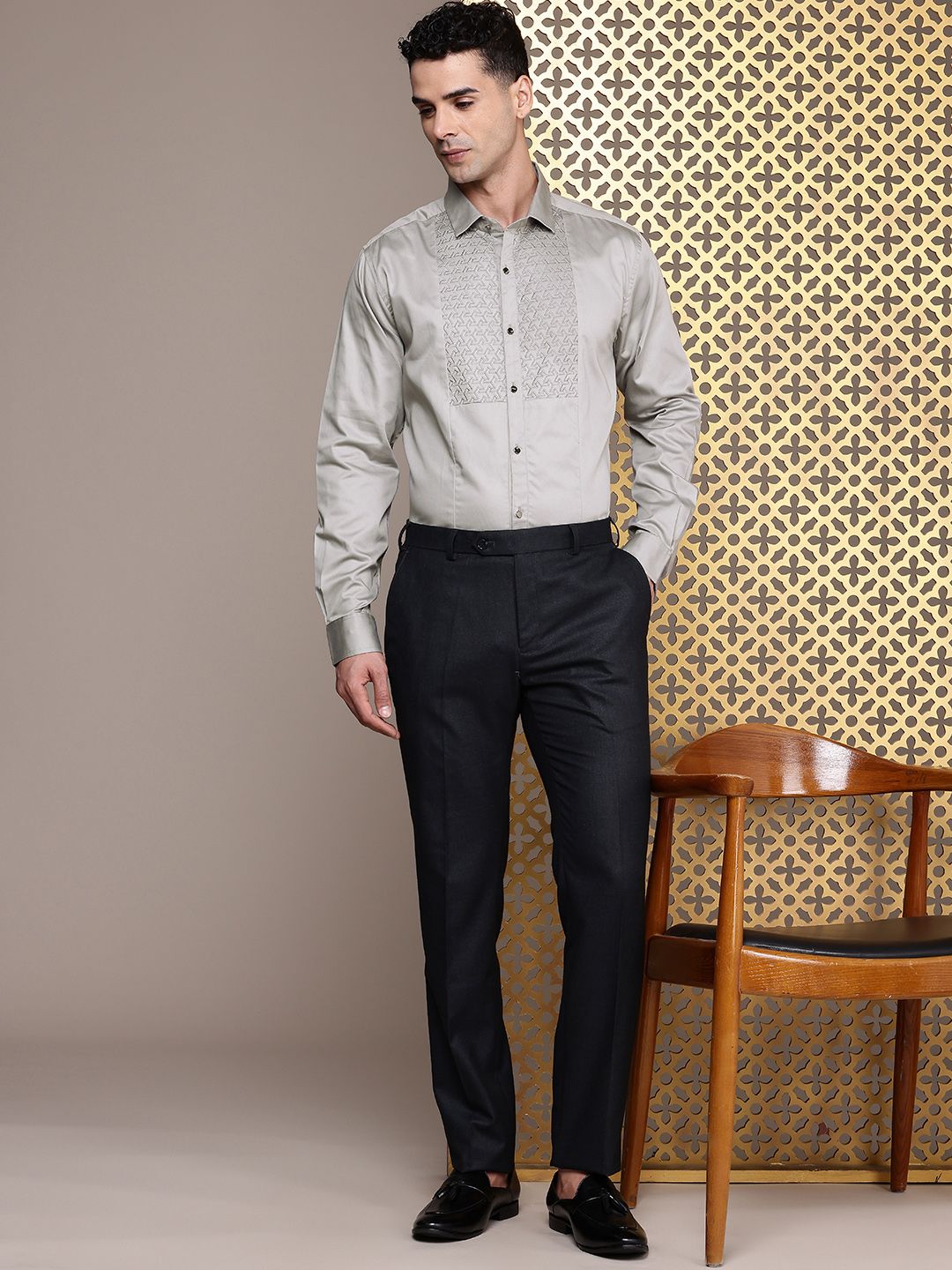 House of Pataudi Pure Cotton Geometric Embroidered Party Shirt