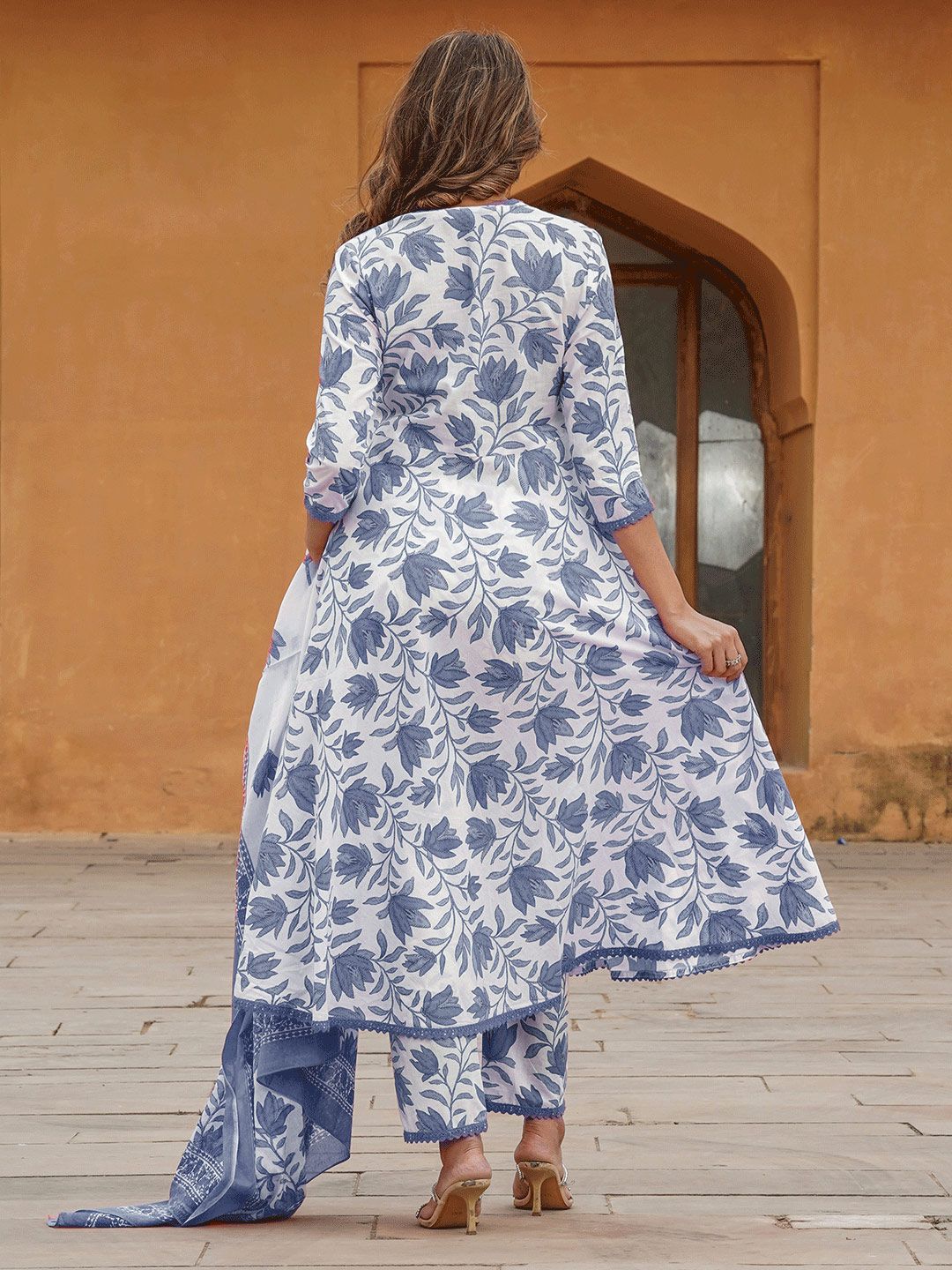 KALINI Floral Printed Regular Pure Cotton Kurta & Trousers With Dupatta