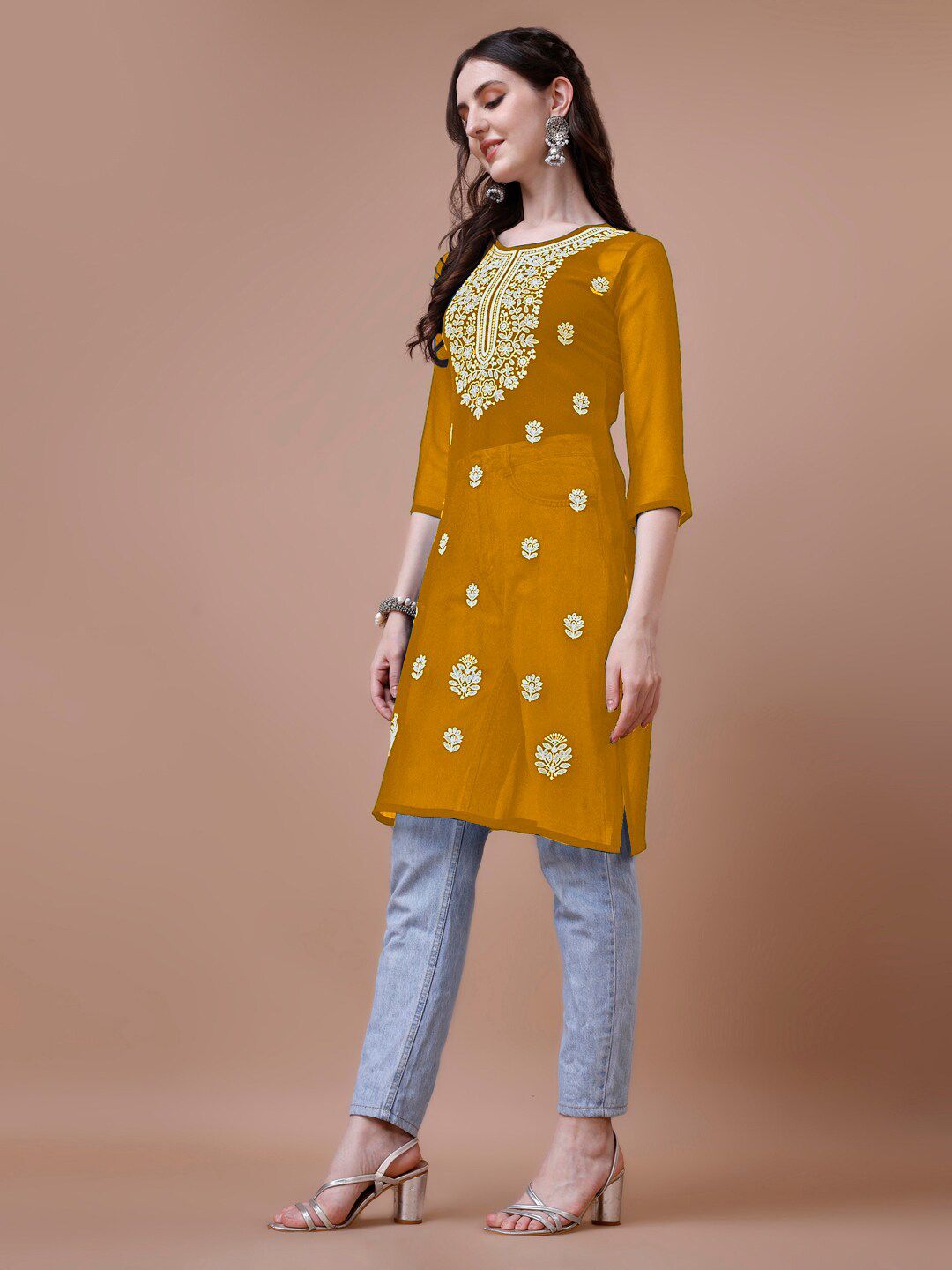 Kalini bersulam Chikankari Georgette Sheer Straight Kurta