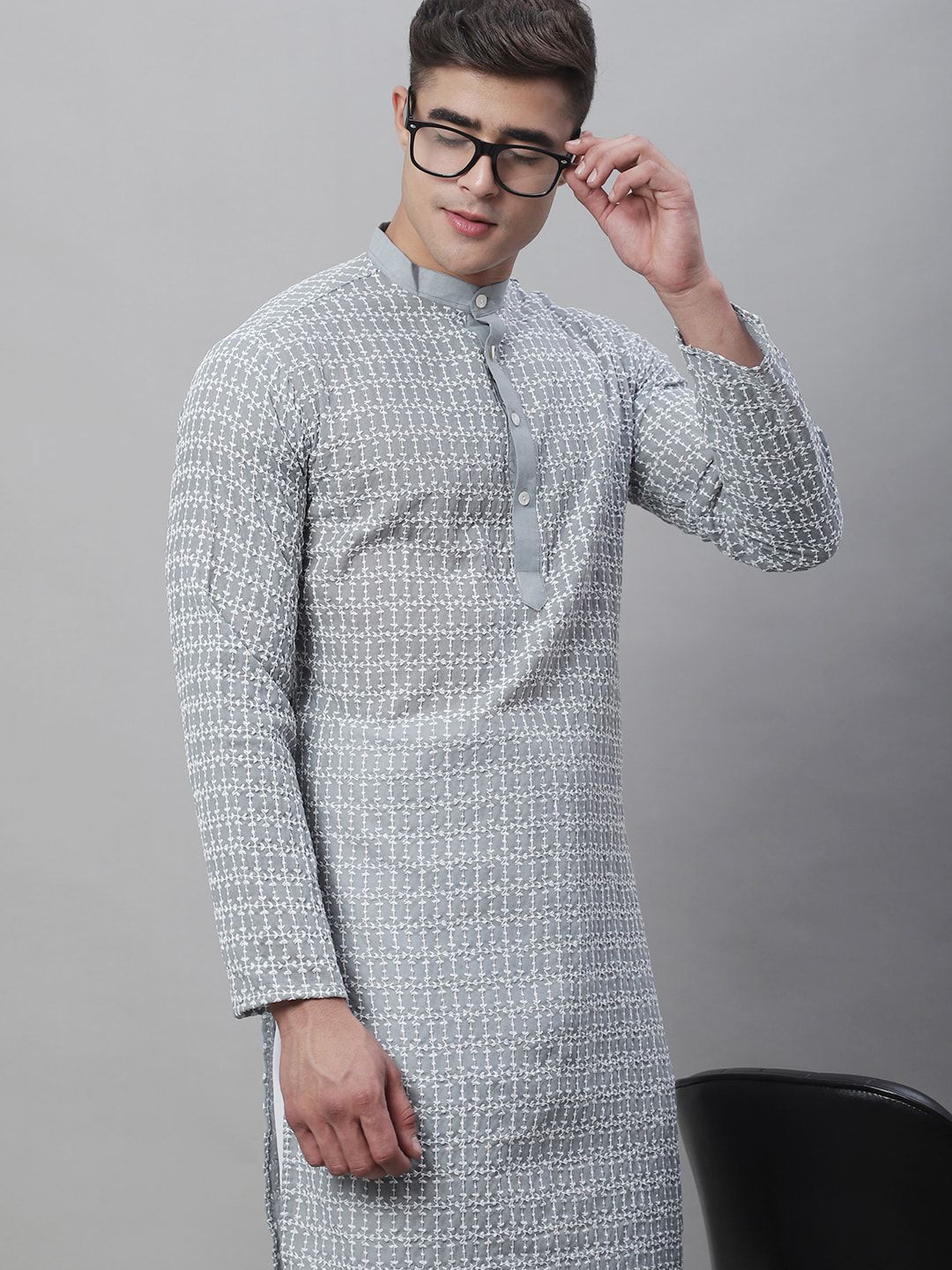 SOJANYA Floral Embroidered Pure Cotton Kurta Lurus