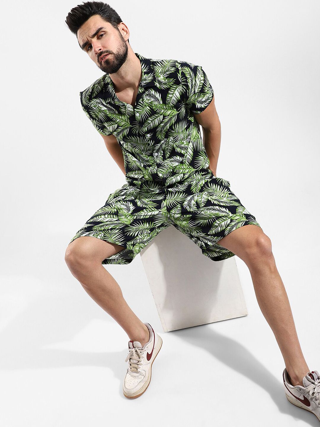 Campus Sutra Men Green & Black Printed Co-Ords