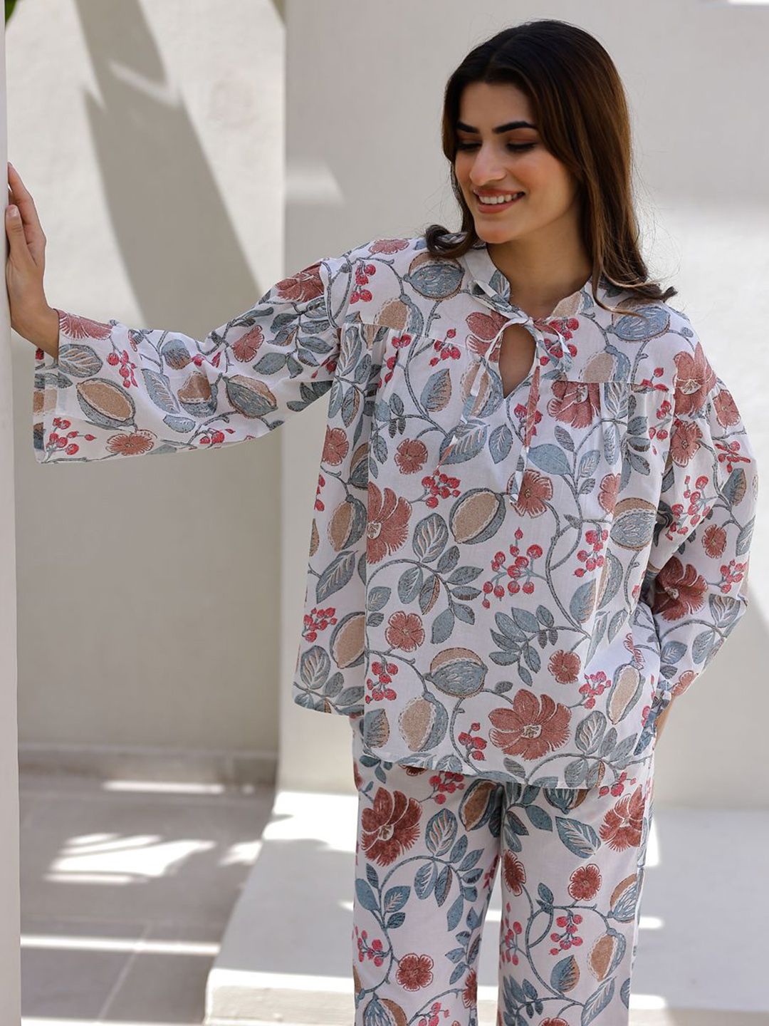SANSKRUTIHOMES Women Floral Pure Cotton Printed Night suit