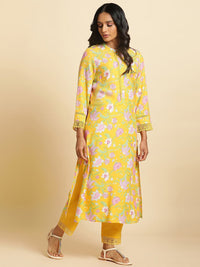 W Women Floral Print Kurta With Straight Pant