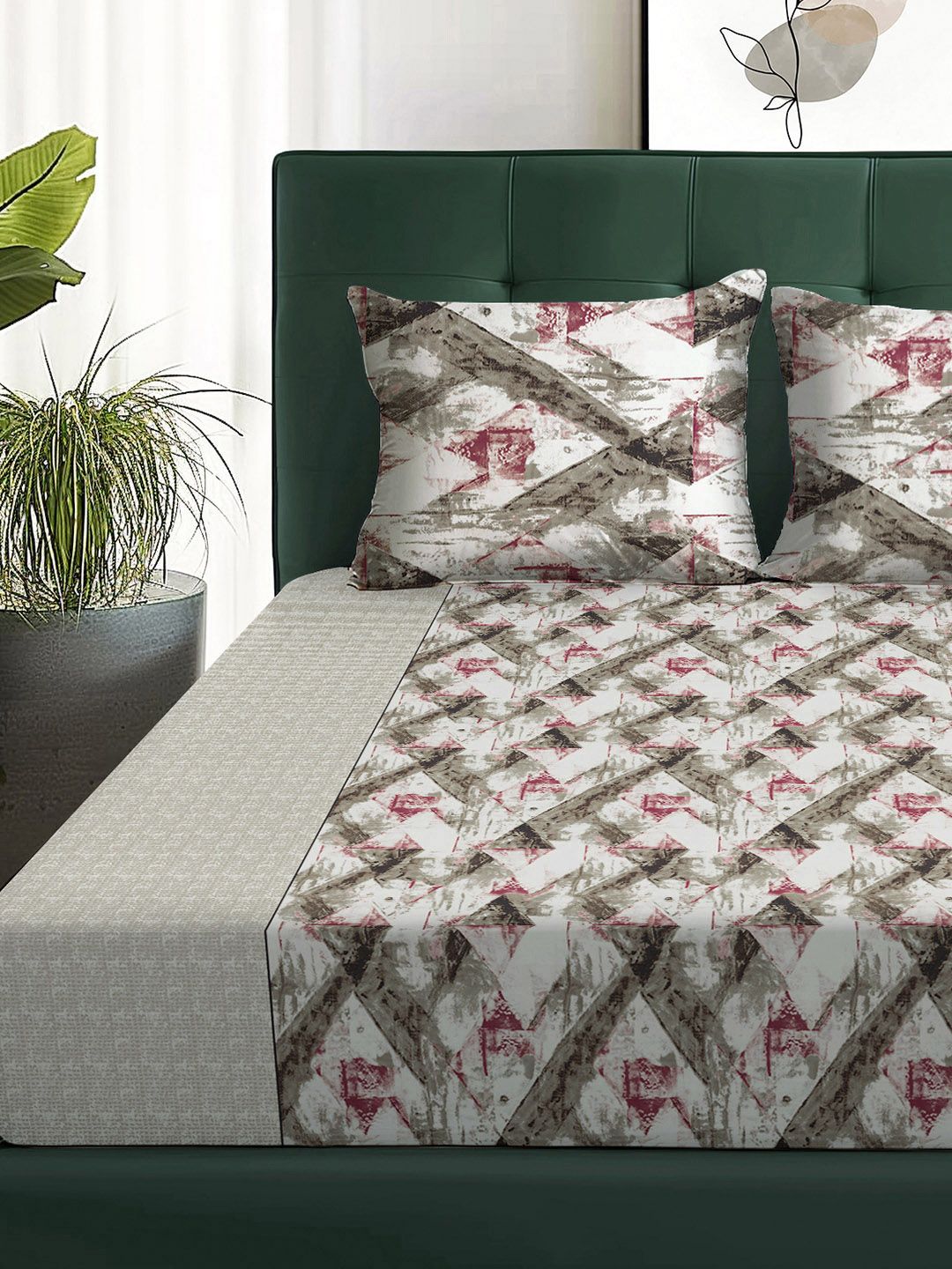 Story@home Arena Brown & Grey Printed 180 TC Queen Bedsheet & 2 Pillow Covers