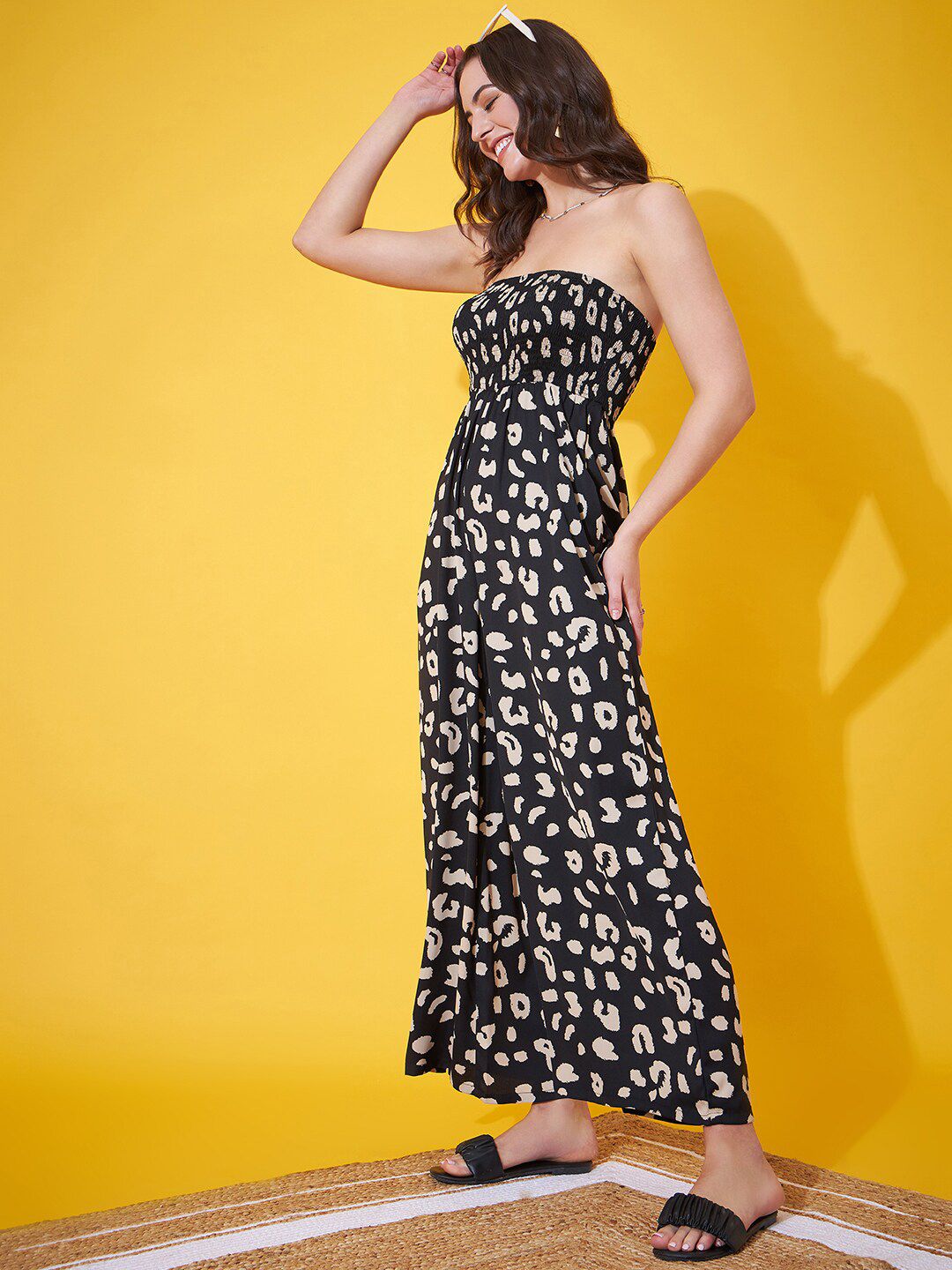 Berrylush Black Anima Printed Strapless Sleeveless Wide Leg Smocked Basic Jumpsuit