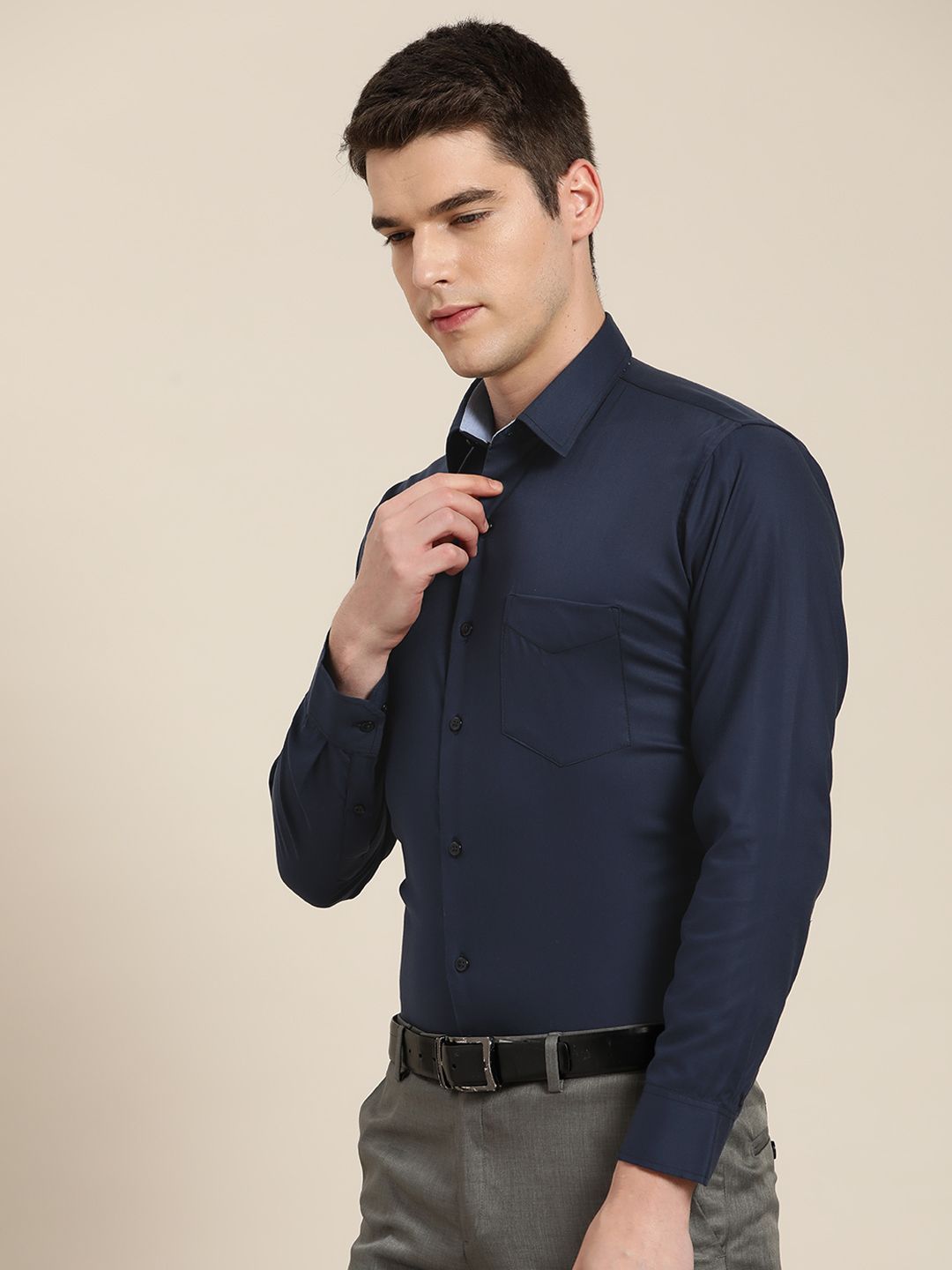 Hancock Men Solid Slim Fit Formal Shirt