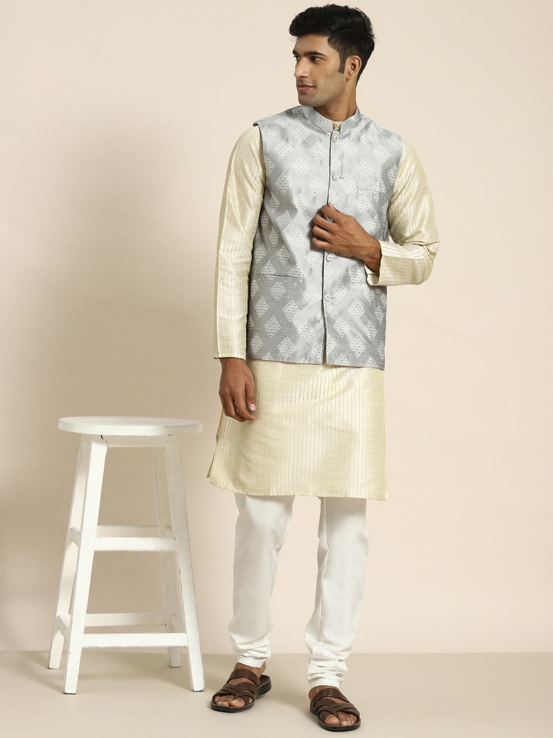 SOJANYA Men Woven Design Kurta with Churidar with Nehru Jacket