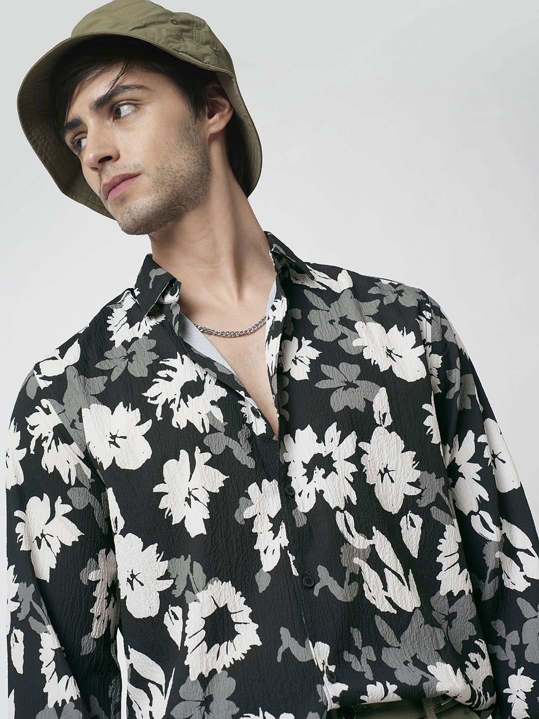 VASTRADO Men Classic Spread Collar Floral Printed Slim Fit Casual Shirt