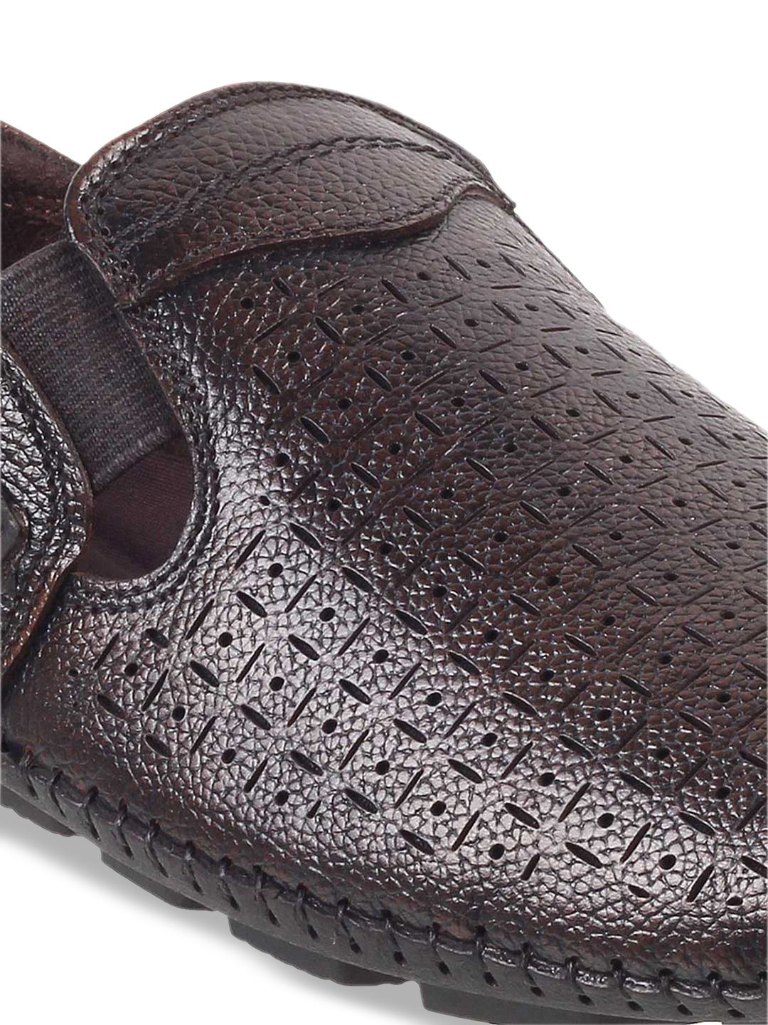 Metro Men Brown Textured Leather Loafers