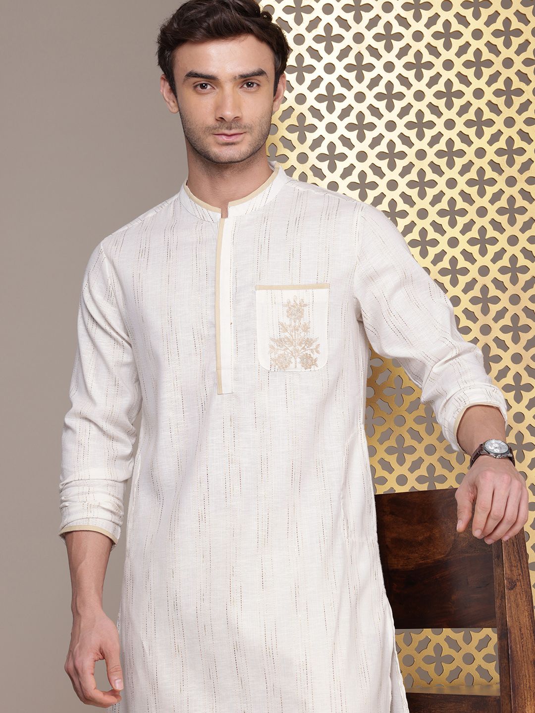 House of Pataudi Men Jashn Floral Embroidered Striped Thread Work Kurta With Trousers