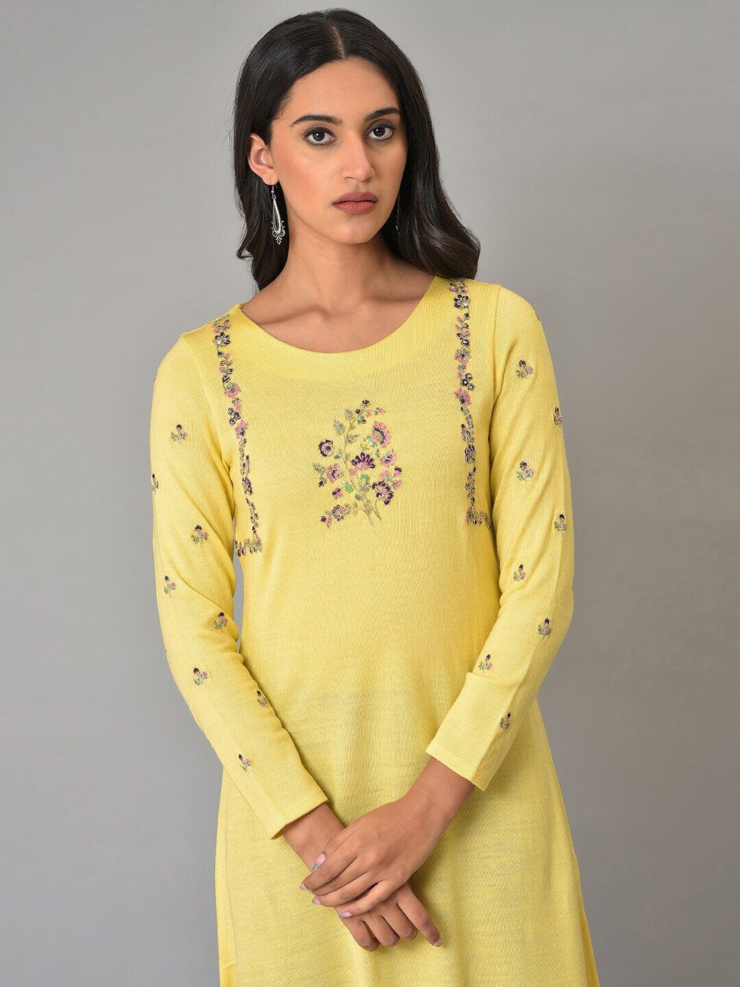W Floral Embroidered Zardozi Acrylic Kurta