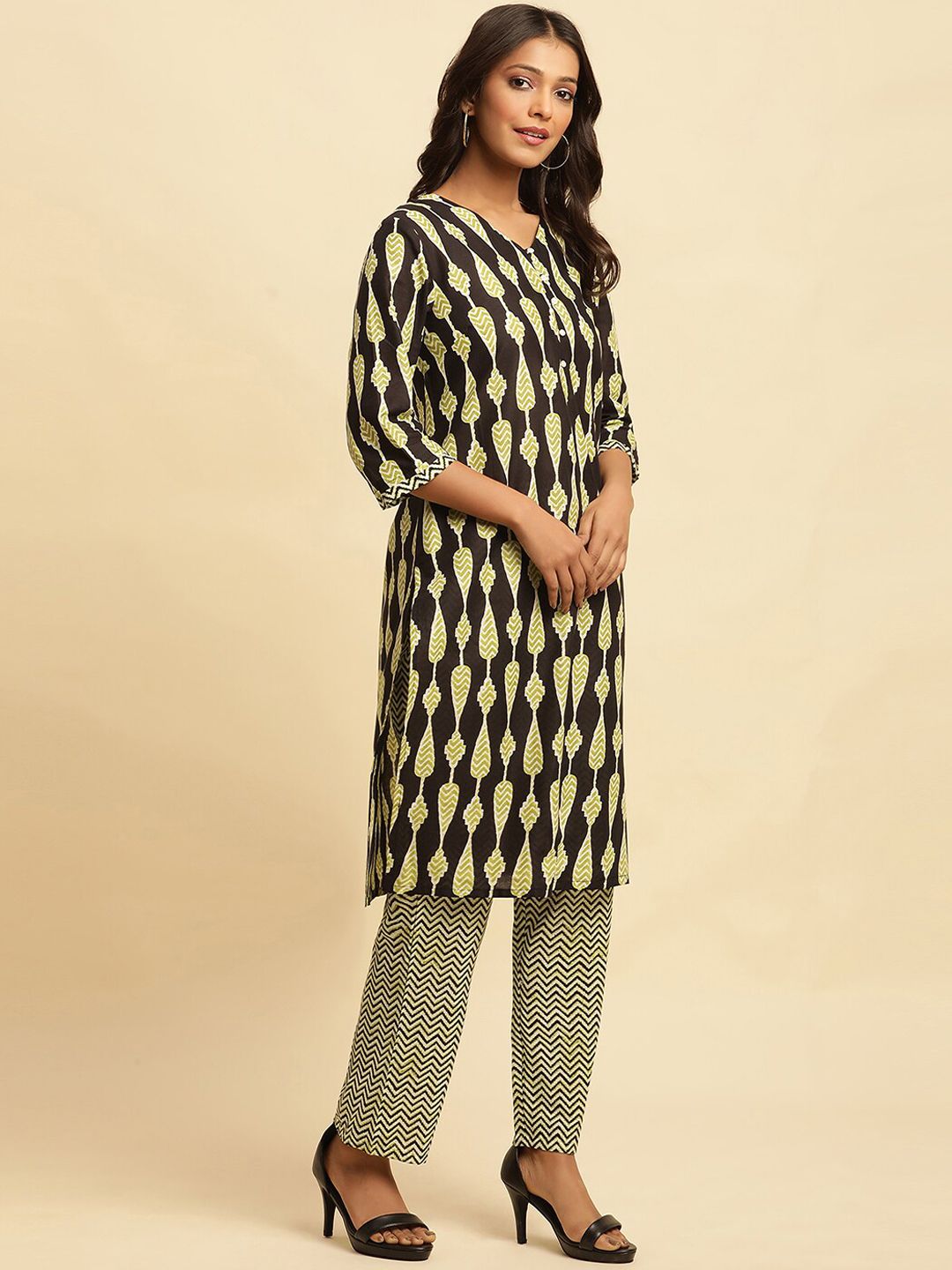 W Ethnic Motifs Printed Pure Cotton Straight Kurta With Trouser