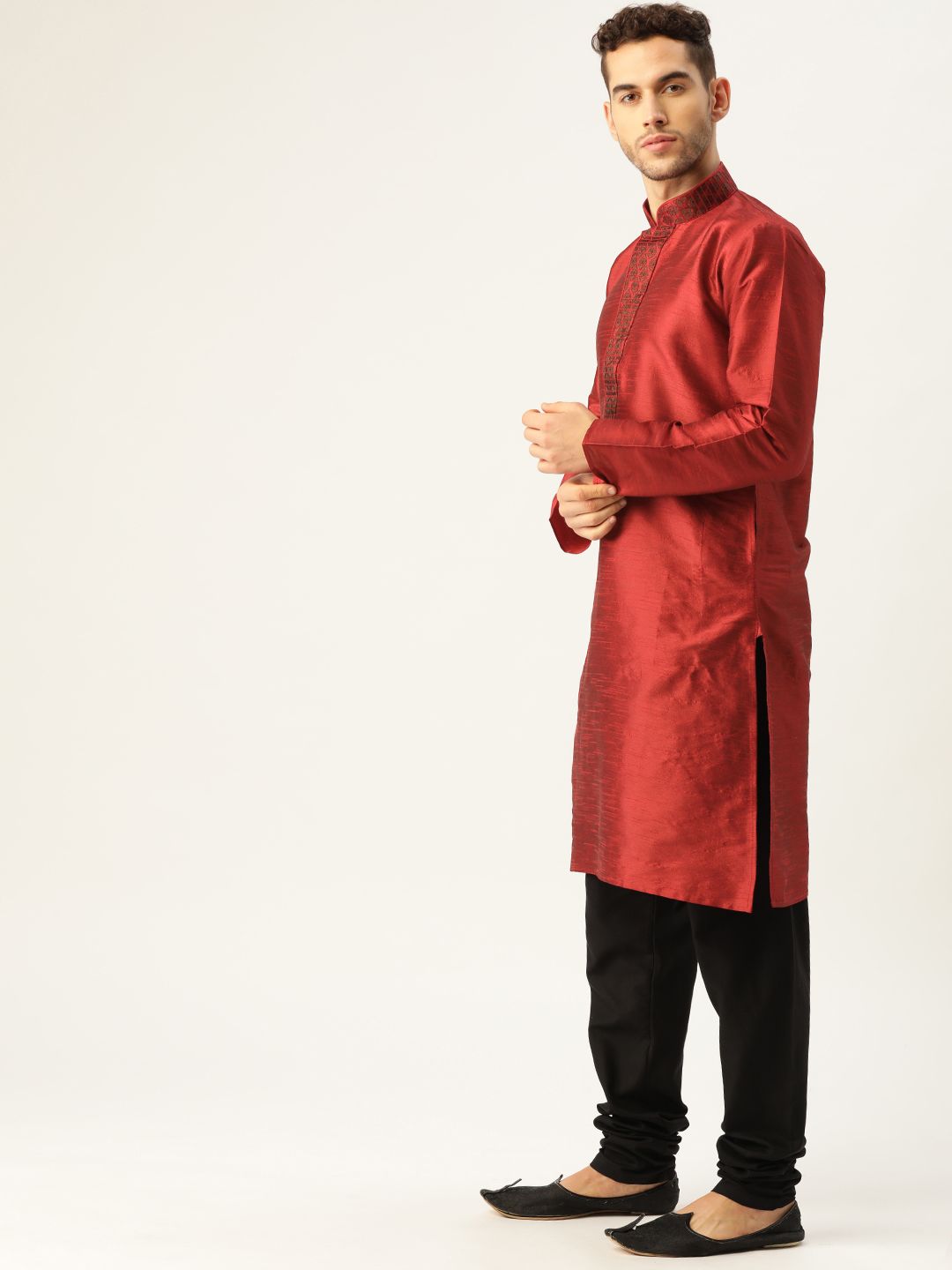 SOJANYA Men Maroon Solid Straight Kurta